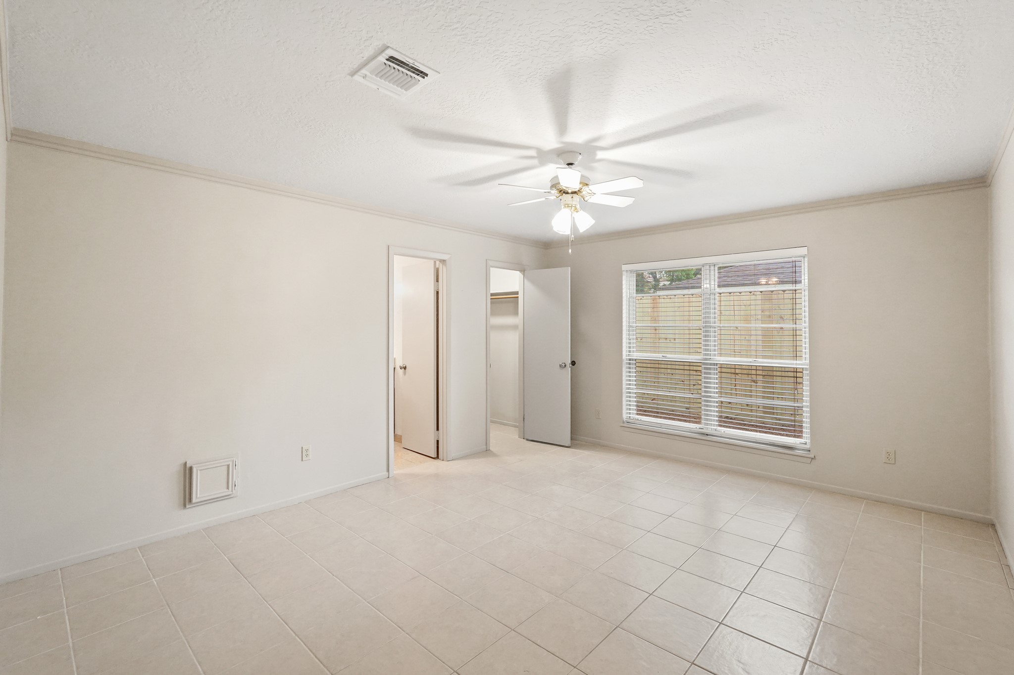 10834 Lynbrook Drive B , Houston, TX, 77042 | 27914733 | Realty Texas LLC
