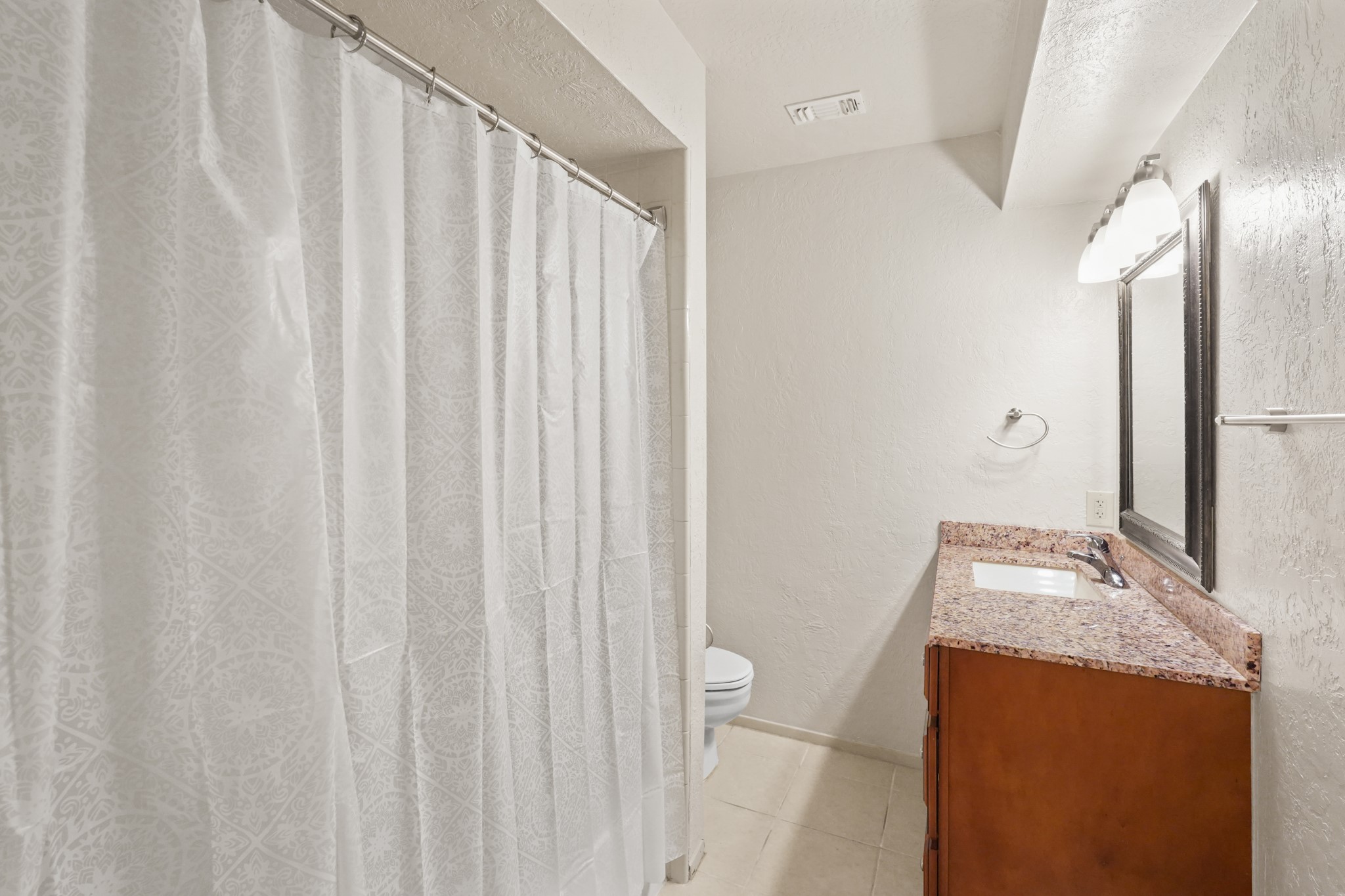 10834 Lynbrook Drive B , Houston, TX, 77042 | 27914733 | Realty Texas LLC