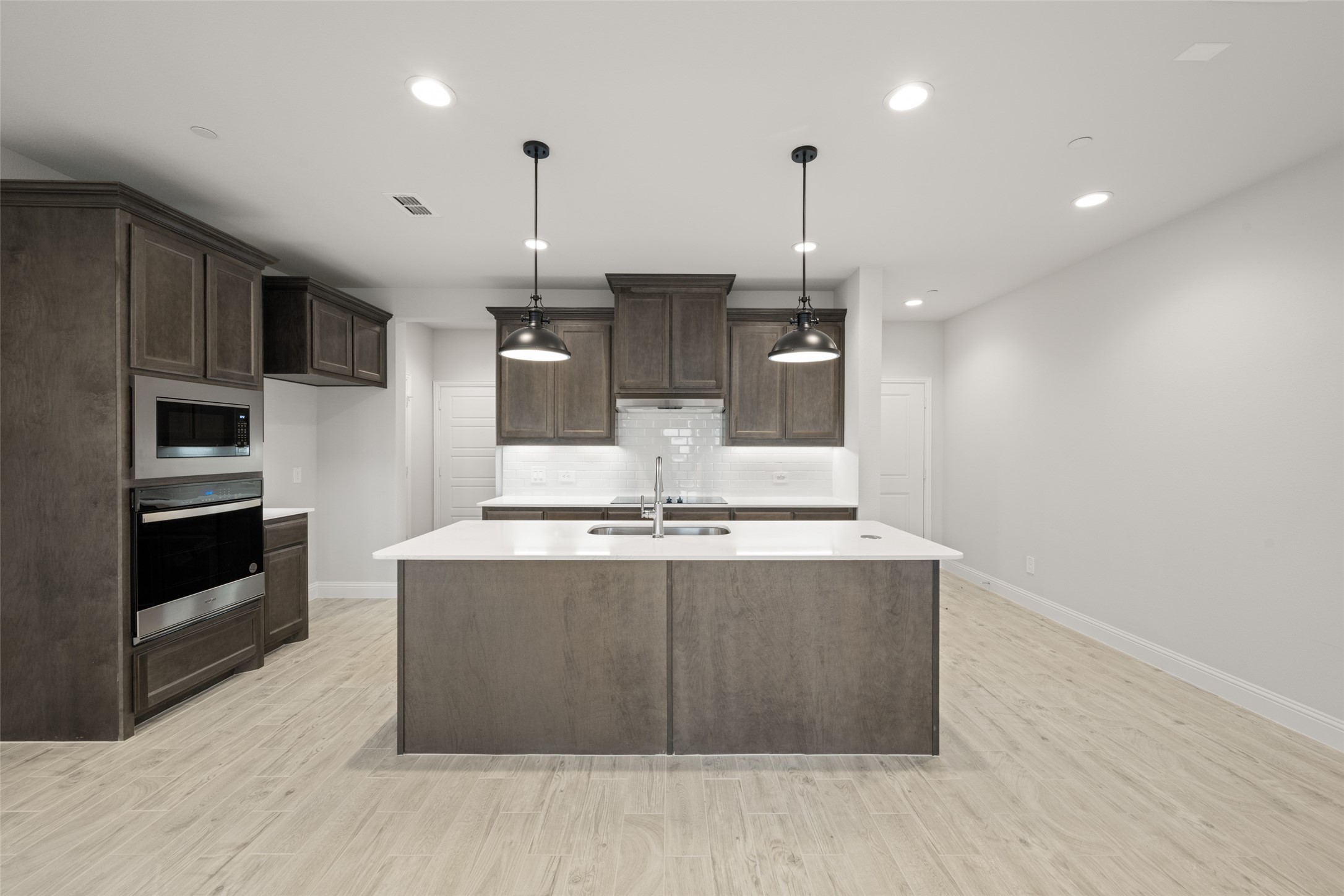 648 Sandiford , Mansfield, TX, 76063 | 20940226 | Realty Texas LLC