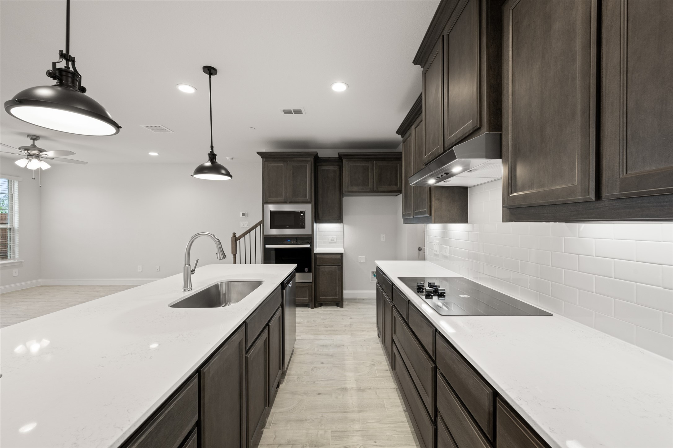 648 Sandiford , Mansfield, TX, 76063 | 20940226 | Realty Texas LLC