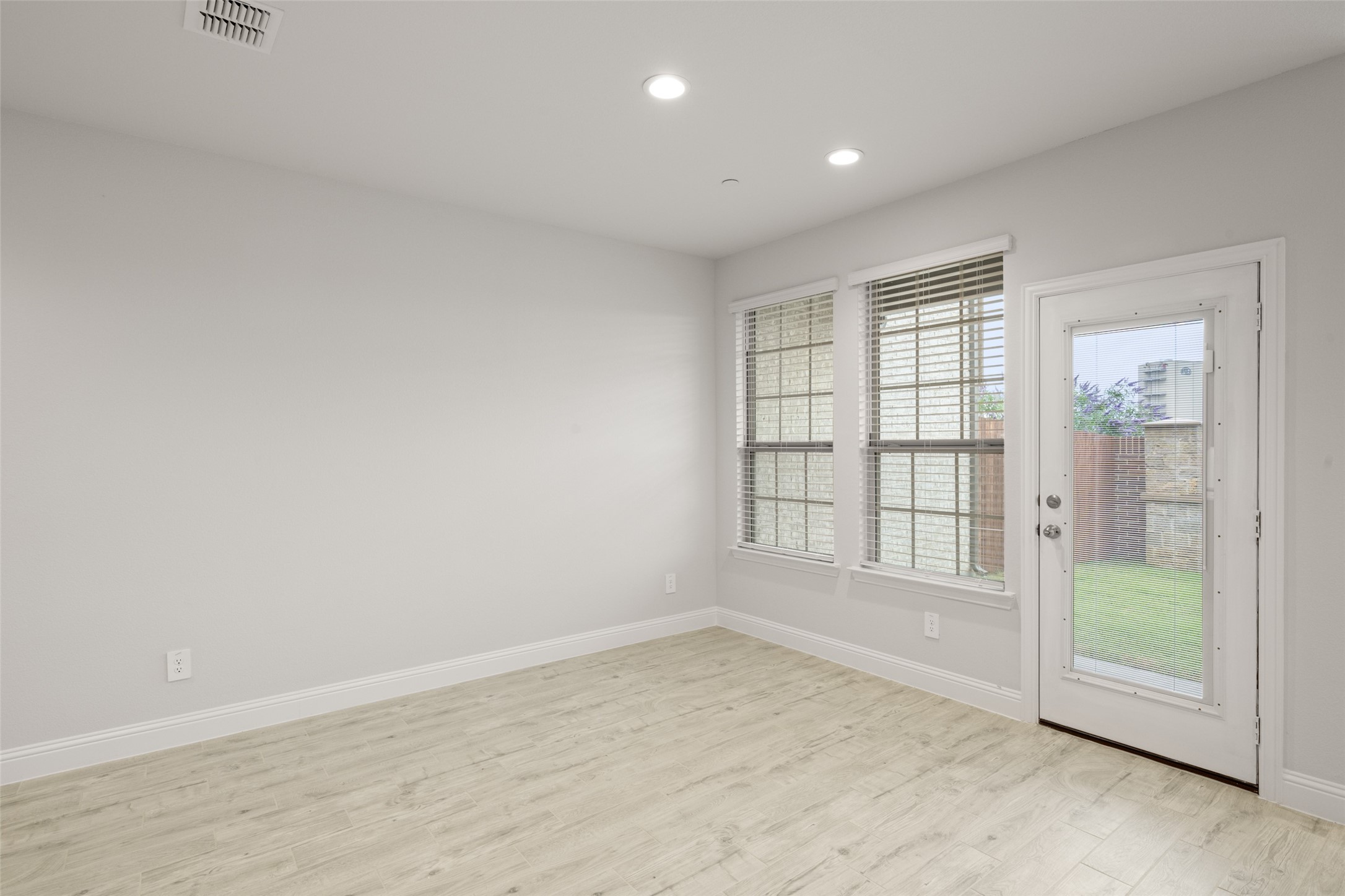 648 Sandiford , Mansfield, TX, 76063 | 20940226 | Realty Texas LLC