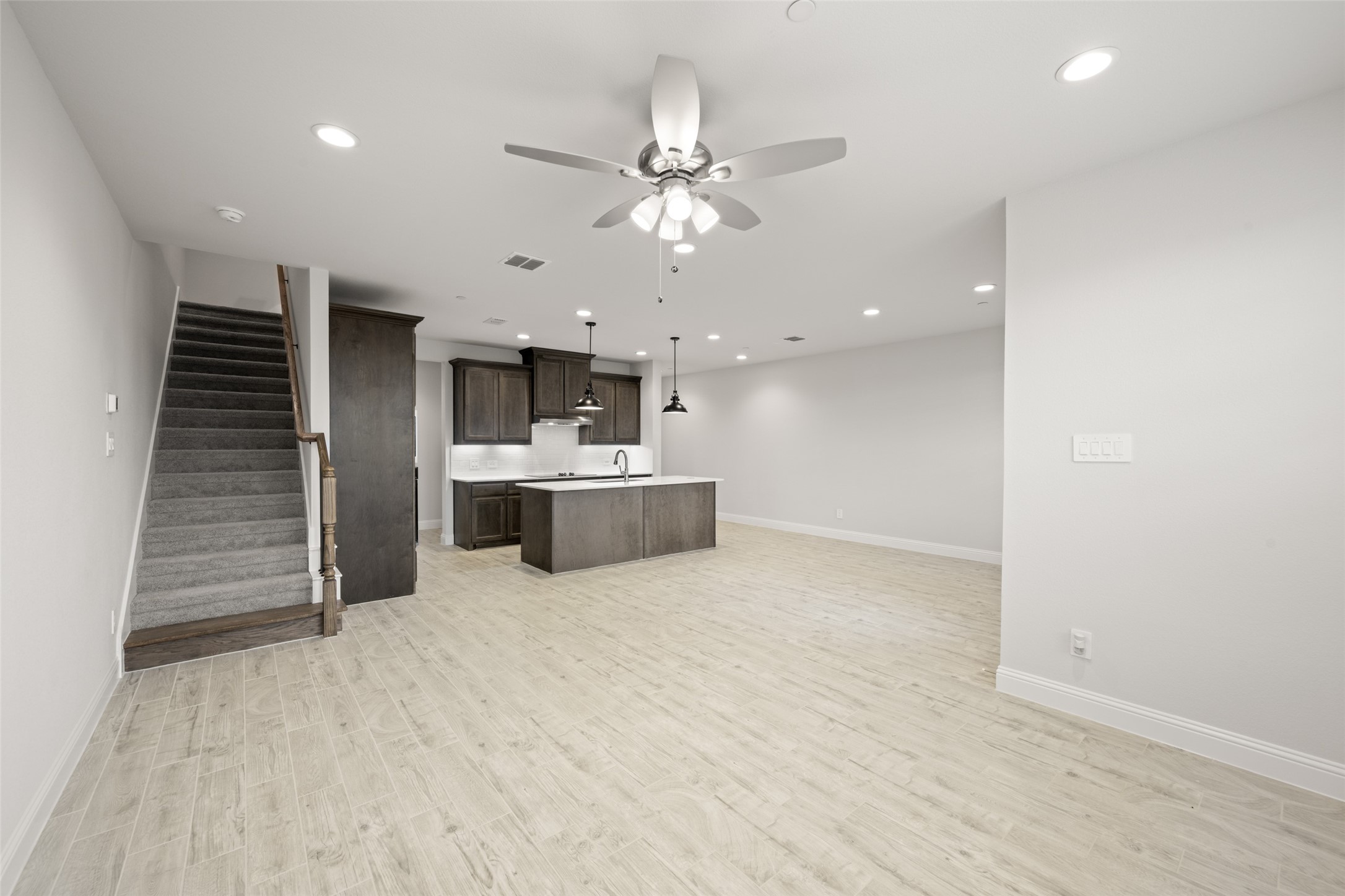 648 Sandiford , Mansfield, TX, 76063 | 20940226 | Realty Texas LLC