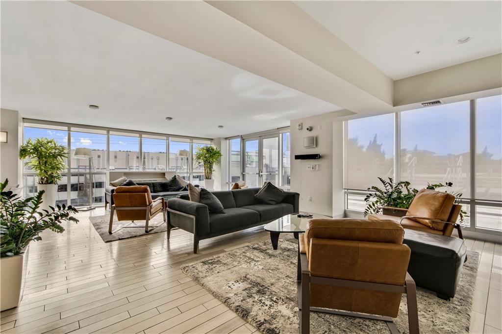 300 Bowie Street 1103 , Austin, TX, 78703 | 2504720 | Realty Texas LLC