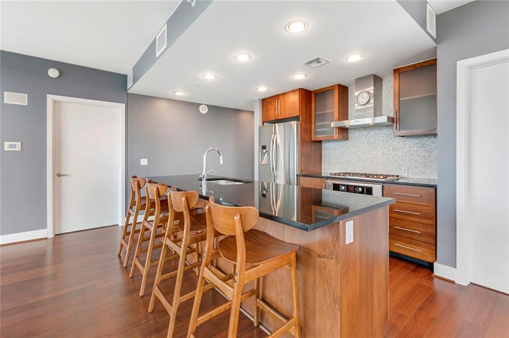 300 Bowie Street 1103 , Austin, TX, 78703 | 2504720 | Realty Texas LLC