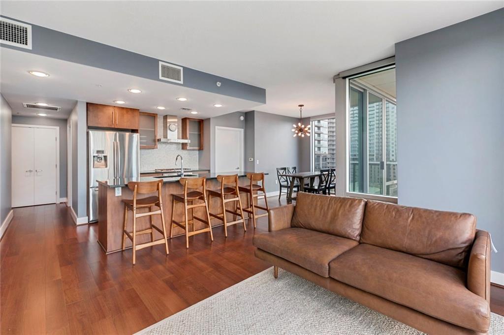 300 Bowie Street 1103 , Austin, TX, 78703 | 2504720 | Realty Texas LLC