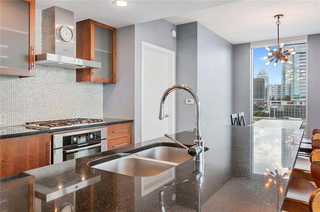 300 Bowie Street 1103 , Austin, TX, 78703 | 2504720 | Realty Texas LLC