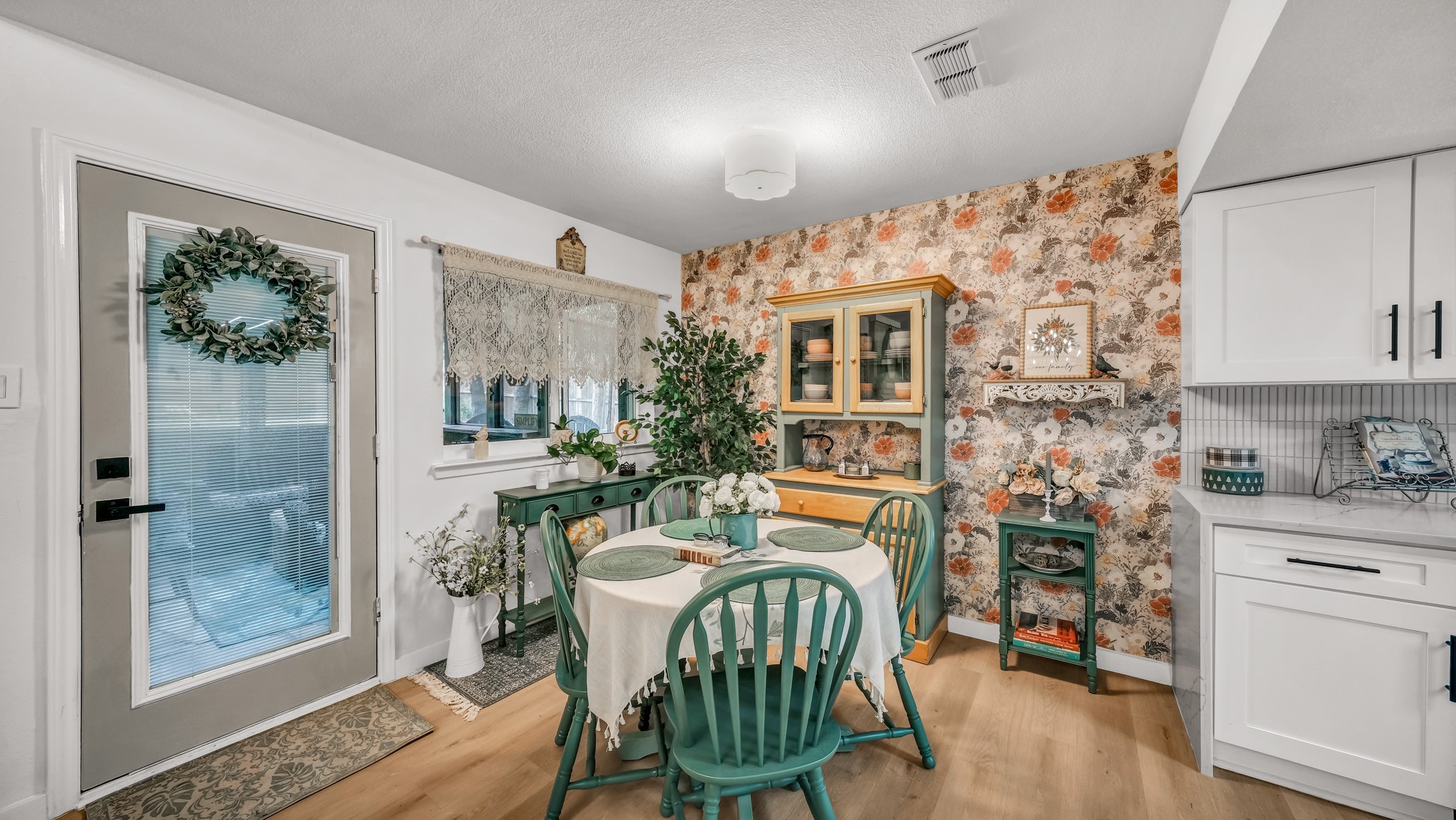 801 Lake Crest Parkway , Azle, TX, 76020 | 20890293 | Realty Texas LLC