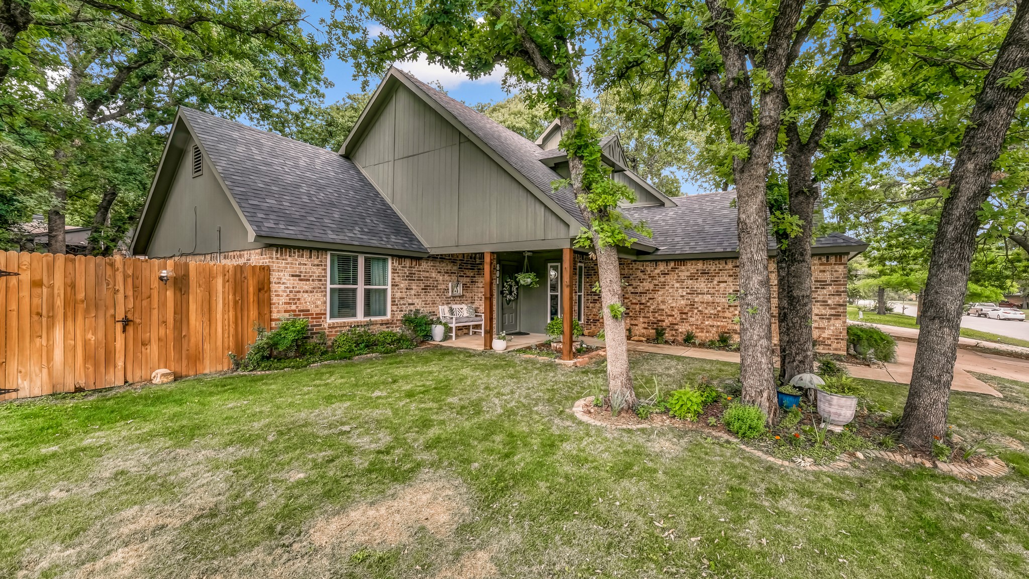 801 Lake Crest Parkway , Azle, TX, 76020 | 20890293 | Realty Texas LLC