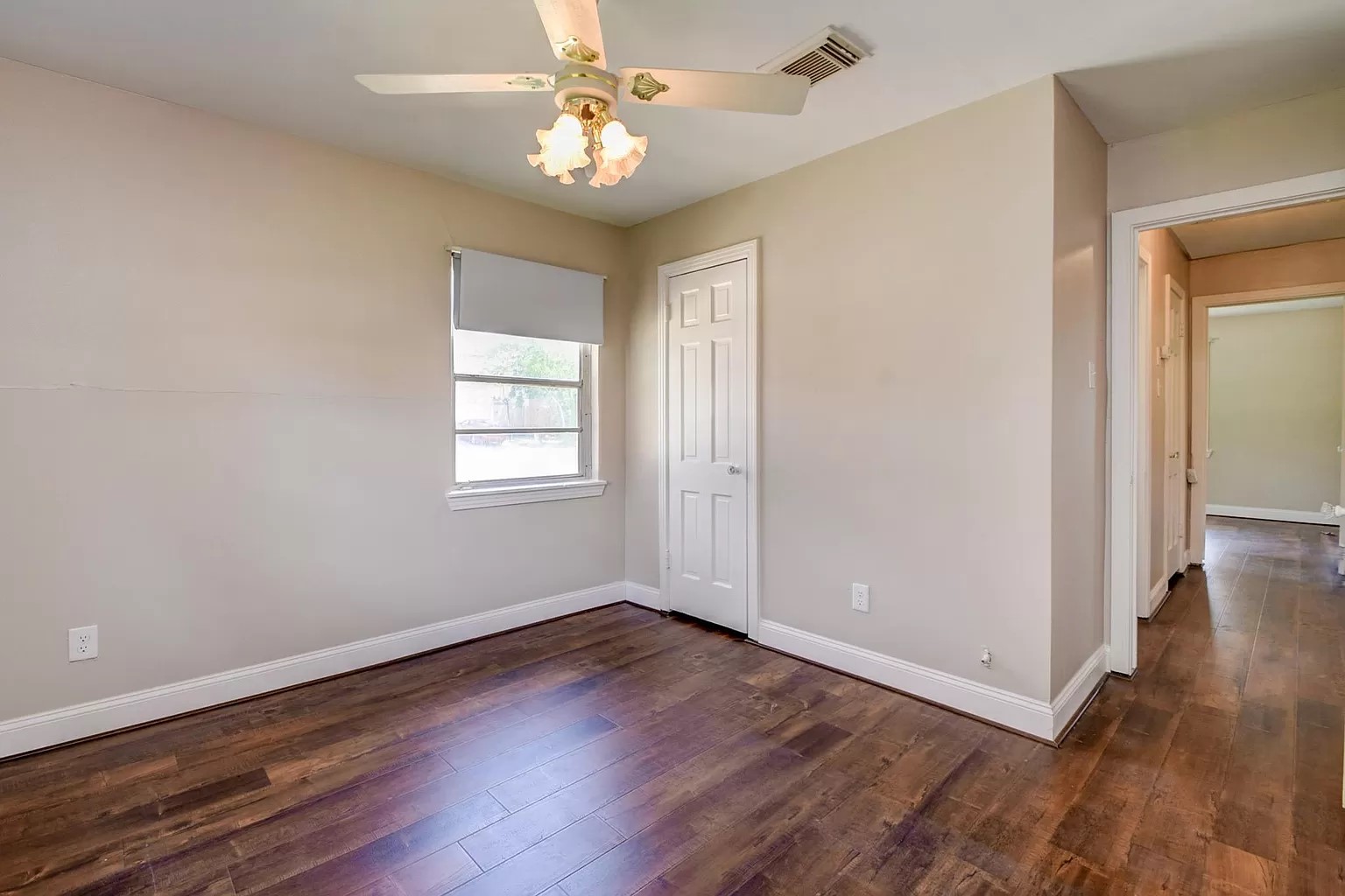 4405 Effie Street , Bellaire, TX, 77401 | 87180419 | Realty Texas LLC
