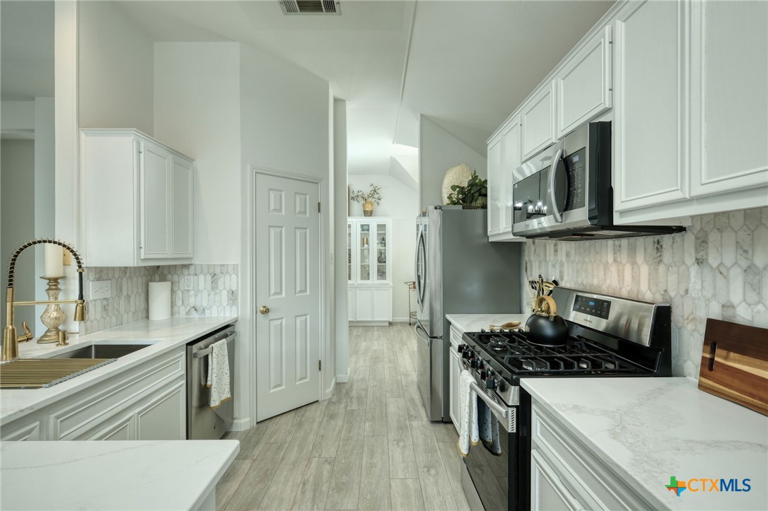 10809 Sans Souci Place , Austin, TX, 78759 | 580404 | Realty Texas LLC