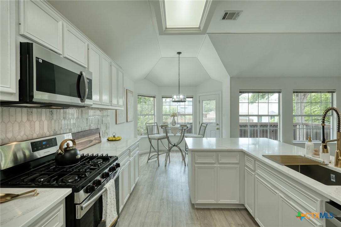 10809 Sans Souci Place , Austin, TX, 78759 | 580404 | Realty Texas LLC