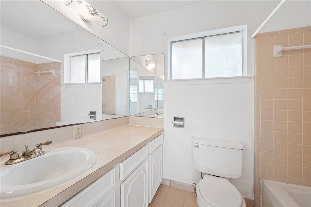 1202 Berkeley , College Station, TX, 77840 | 25005640 | Realty Texas LLC
