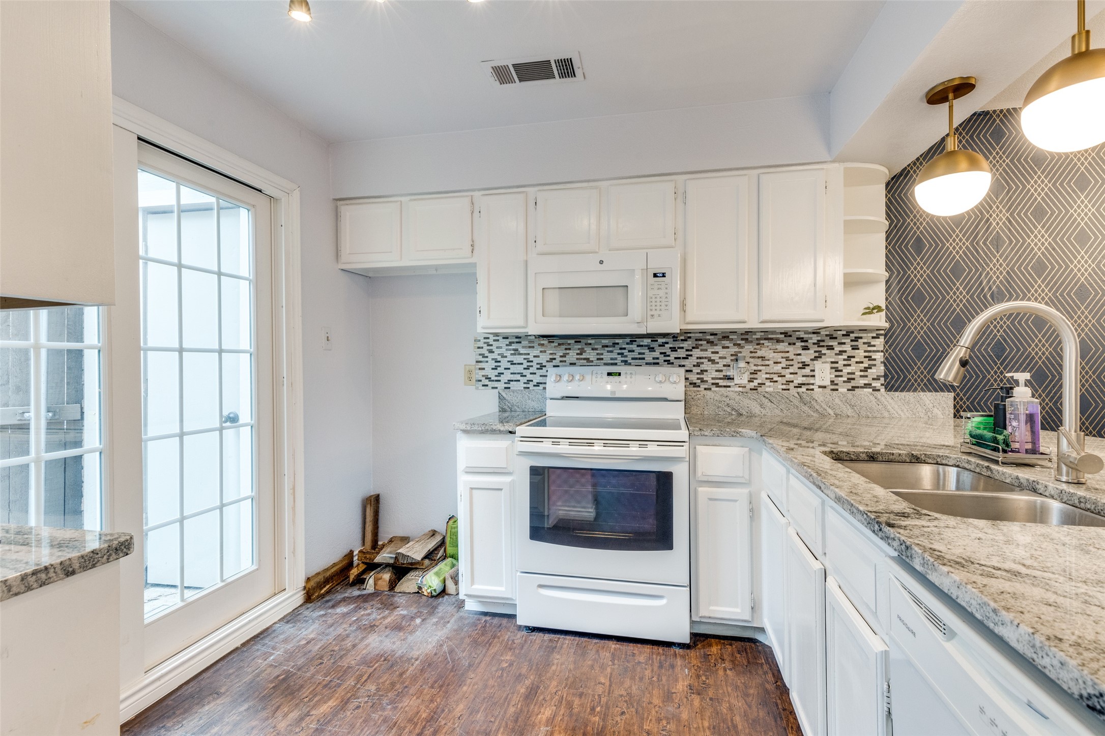 2330 Kennington Drive D , Arlington, TX, 76012 | 20940538 | Realty Texas LLC
