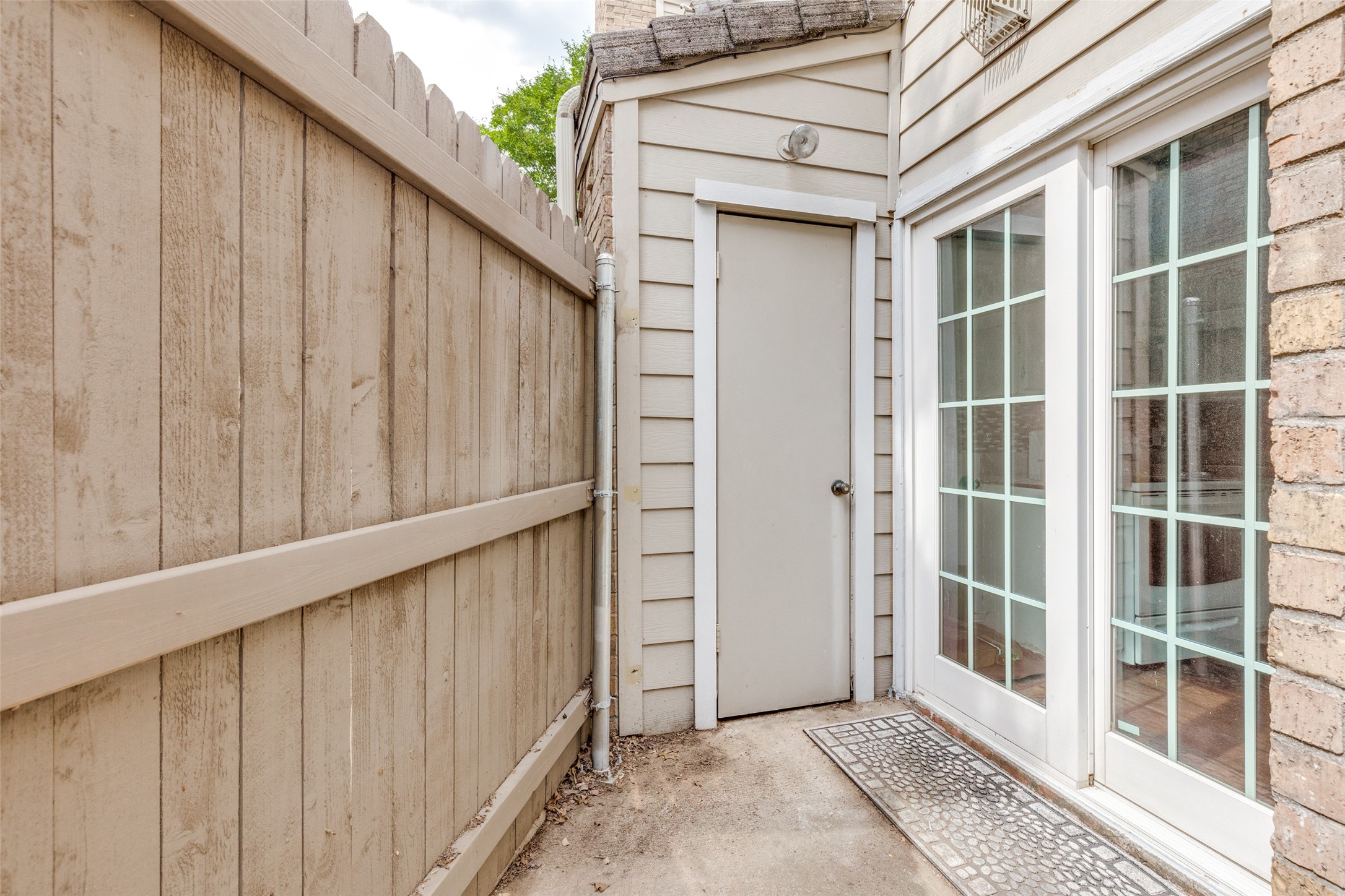 2330 Kennington Drive D , Arlington, TX, 76012 | 20940538 | Realty Texas LLC