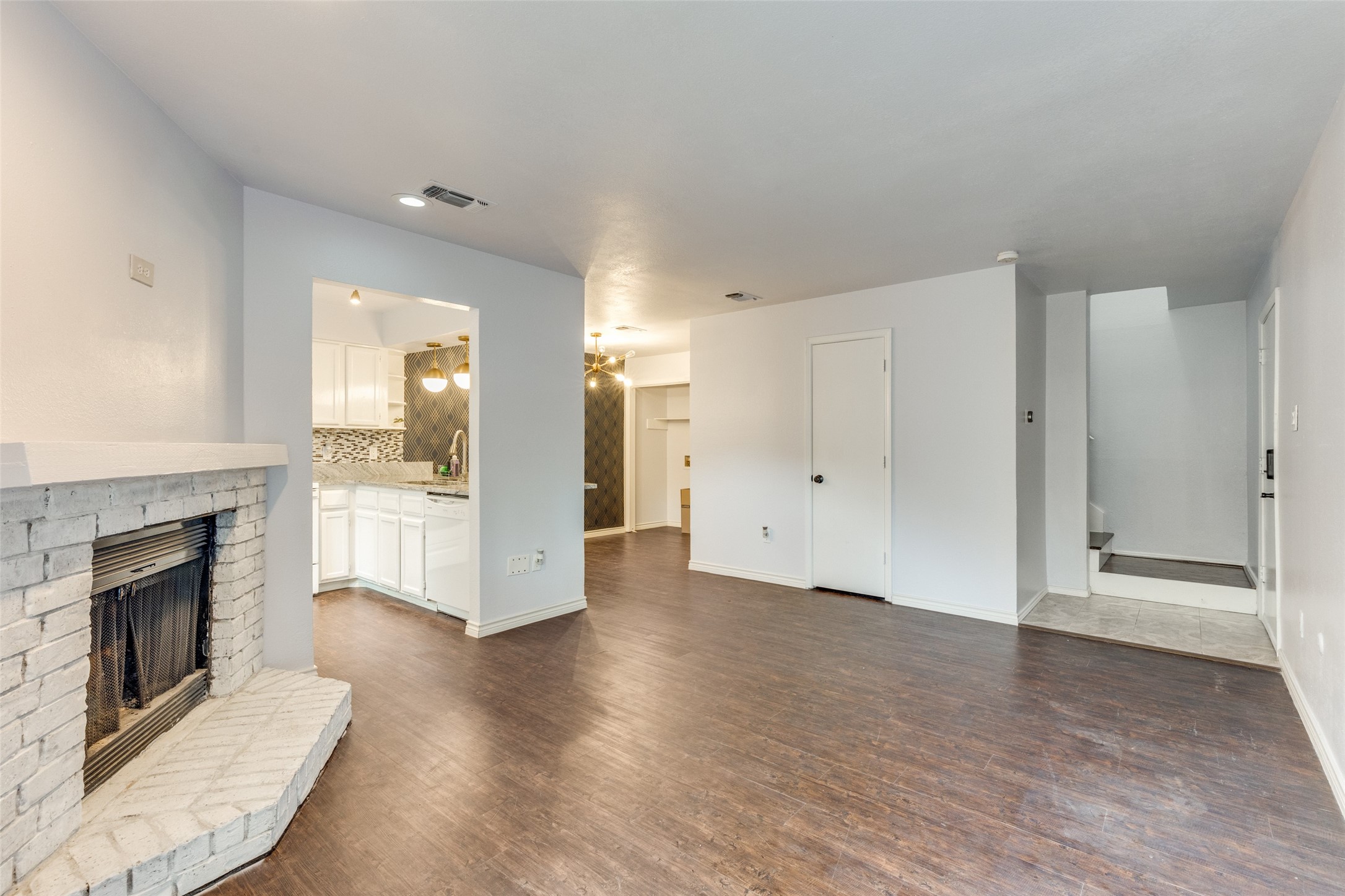 2330 Kennington Drive D , Arlington, TX, 76012 | 20940538 | Realty Texas LLC