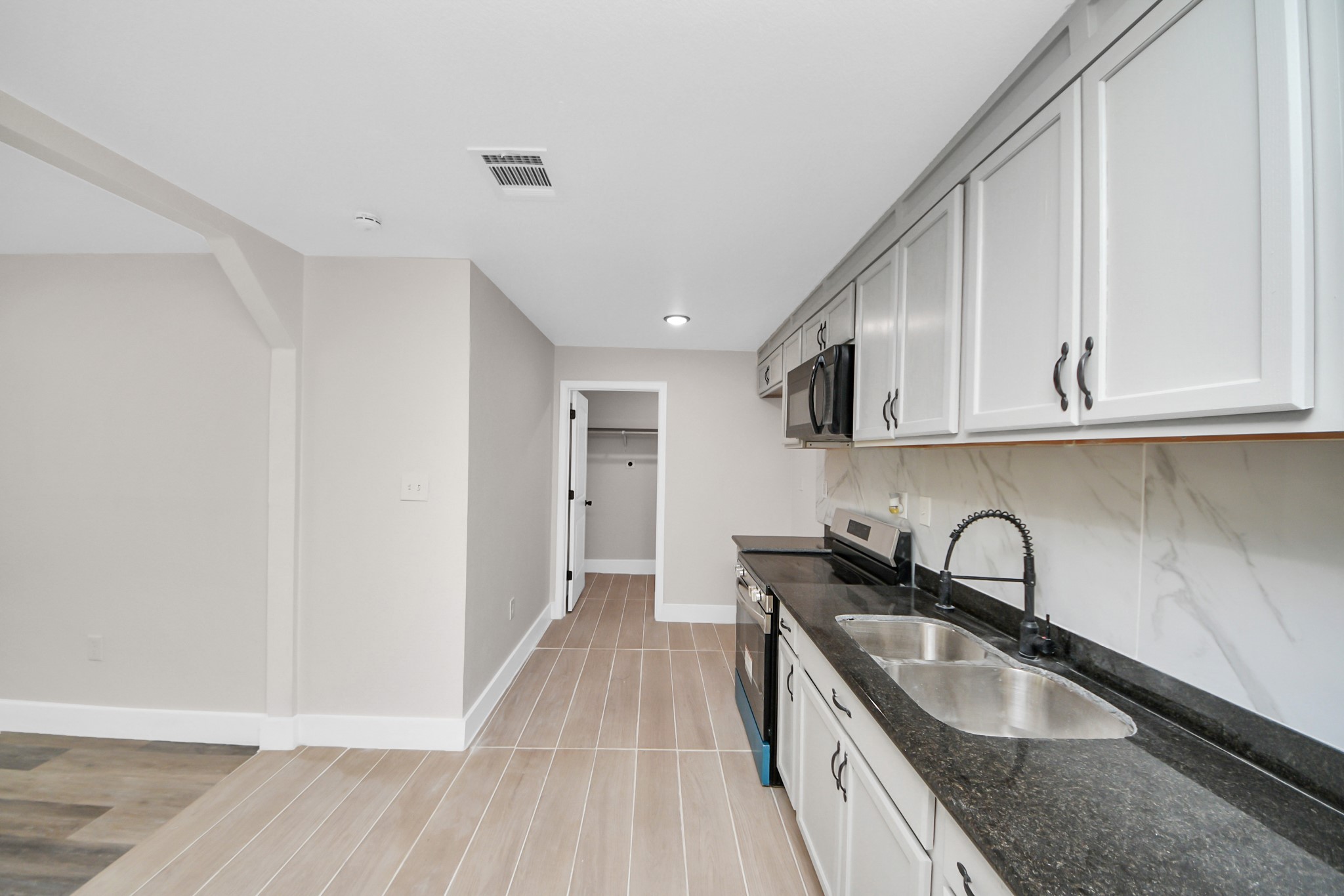 5903 Belneath Street , Houston, TX, 77033 | 49486422 | Realty Texas LLC