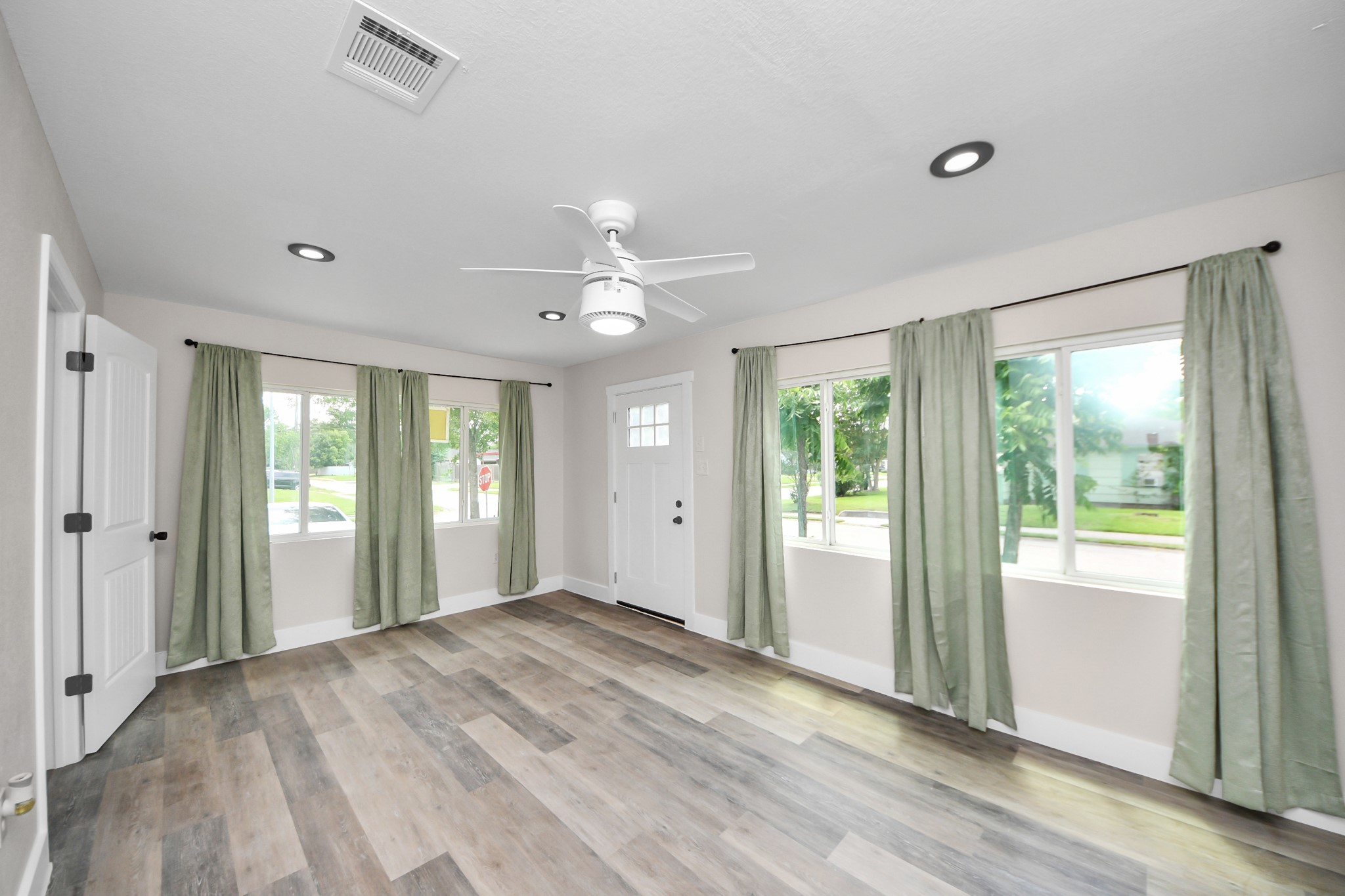 5903 Belneath Street , Houston, TX, 77033 | 49486422 | Realty Texas LLC