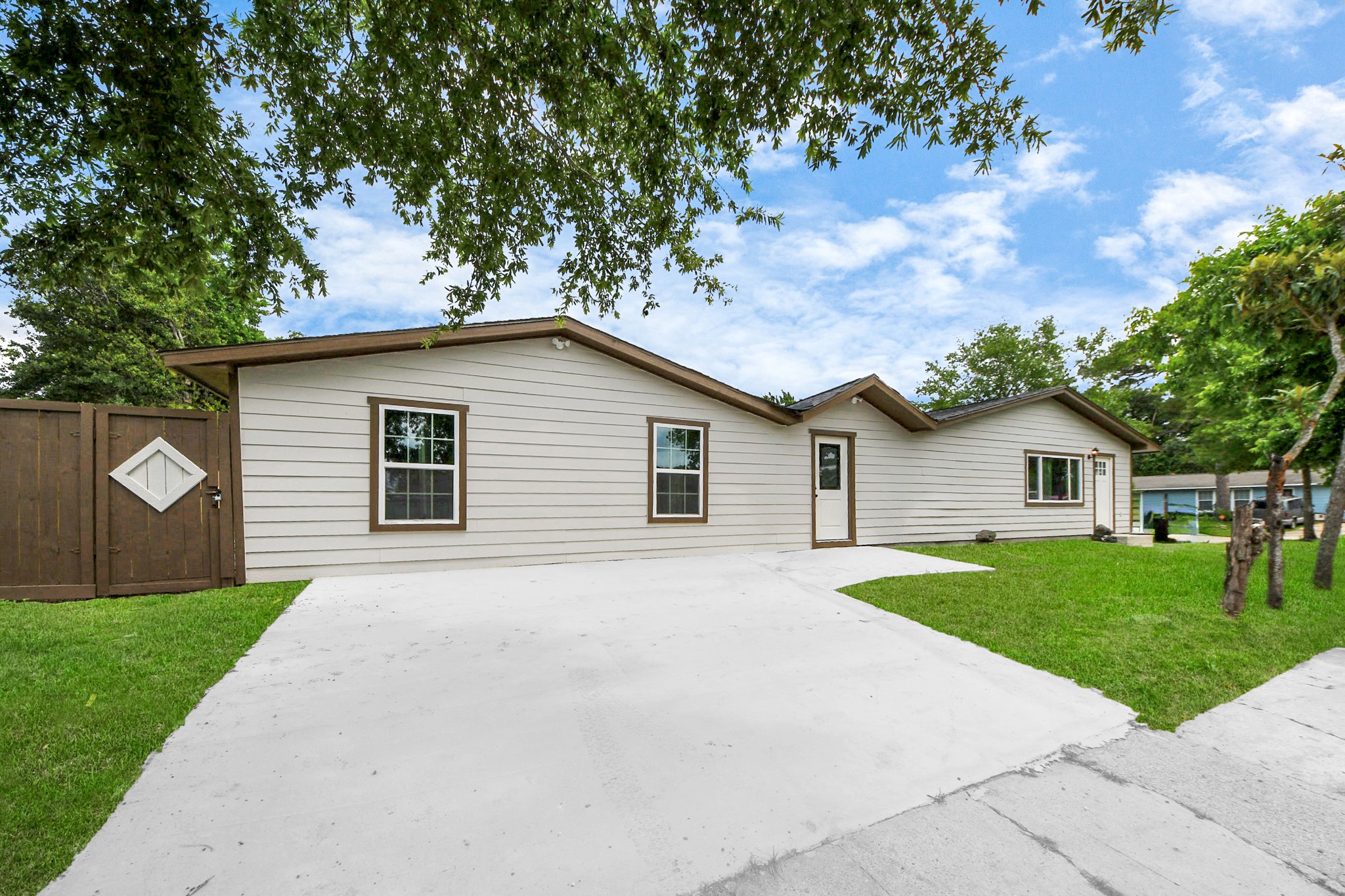 5903 Belneath Street , Houston, TX, 77033 | 49486422 | Realty Texas LLC