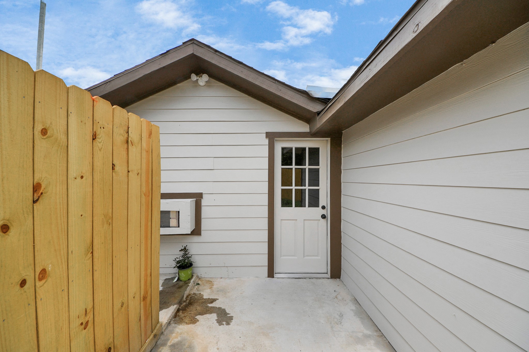 5903 Belneath Street , Houston, TX, 77033 | 49486422 | Realty Texas LLC