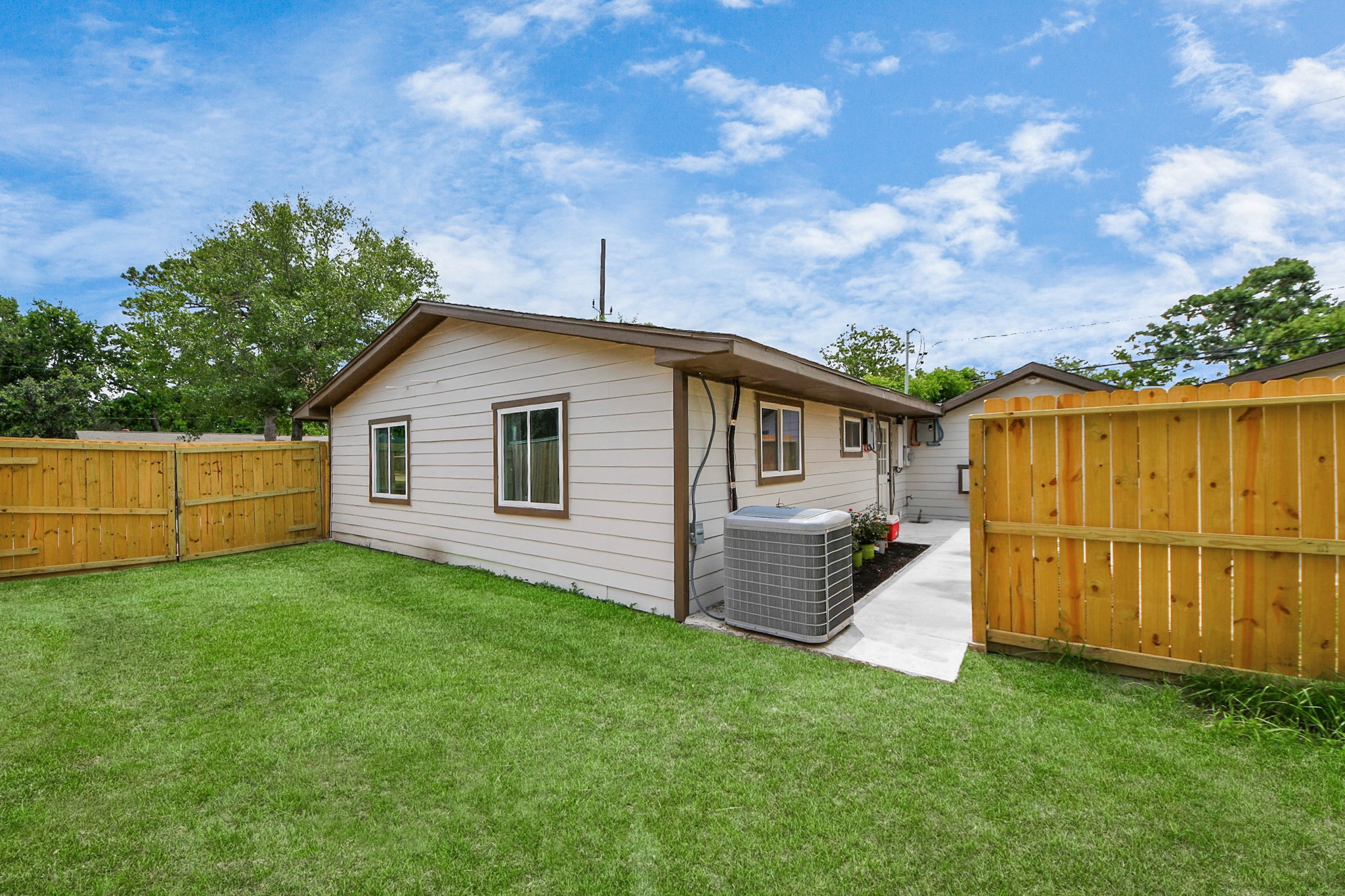 5903 Belneath Street , Houston, TX, 77033 | 49486422 | Realty Texas LLC