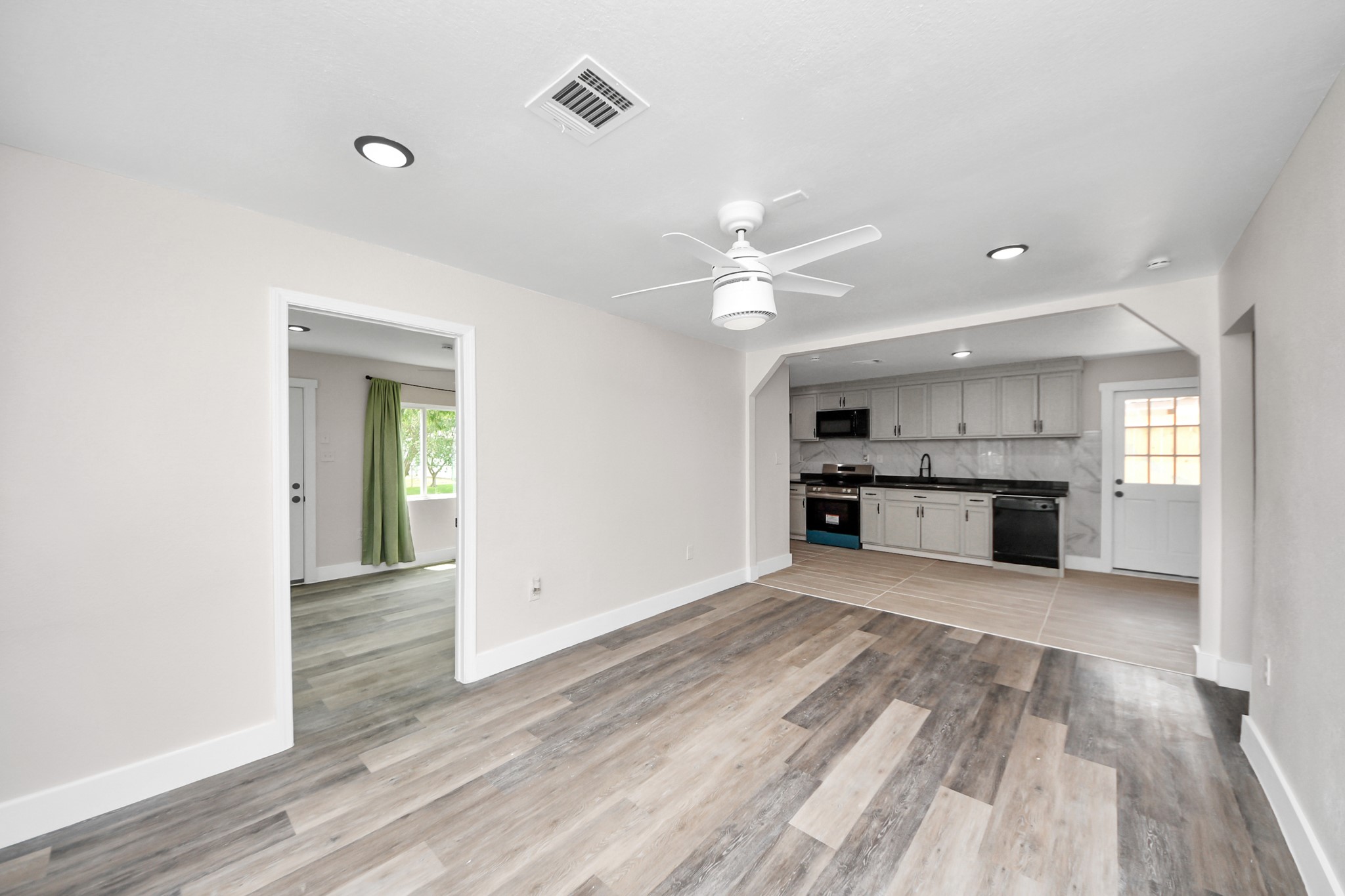 5903 Belneath Street , Houston, TX, 77033 | 49486422 | Realty Texas LLC
