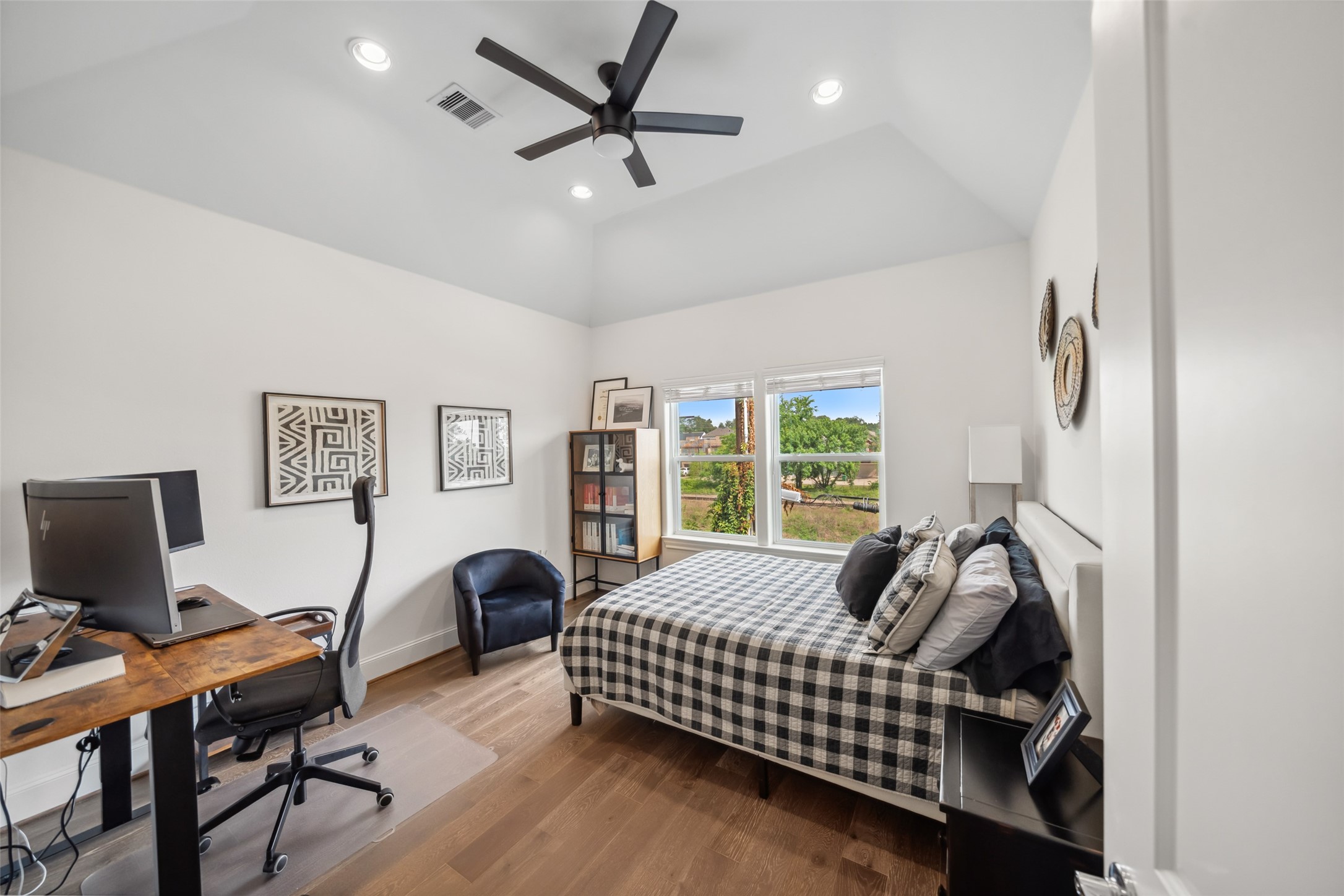 6006 Cottage Grove Lake Drive , Houston, TX, 77007 | 65450670 | Realty Texas LLC