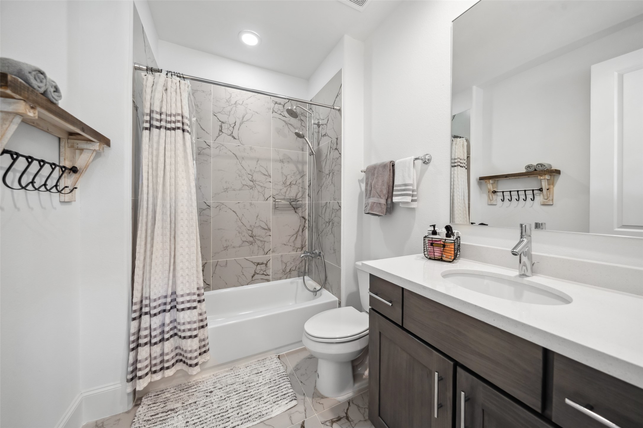 6006 Cottage Grove Lake Drive , Houston, TX, 77007 | 65450670 | Realty Texas LLC