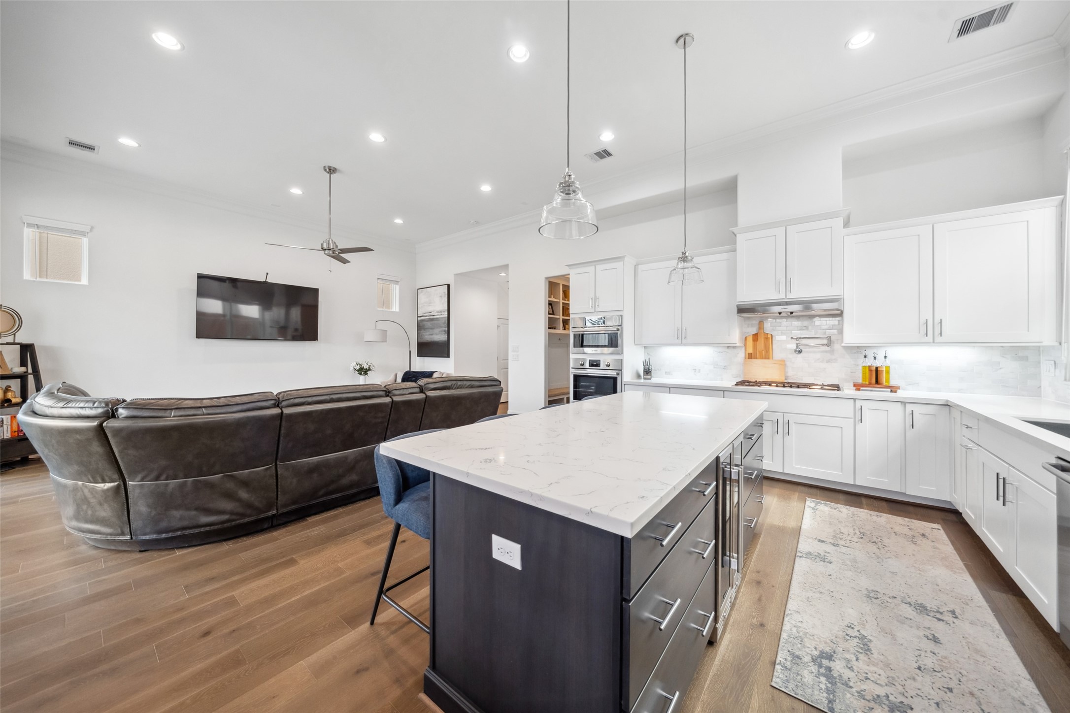 6006 Cottage Grove Lake Drive , Houston, TX, 77007 | 65450670 | Realty Texas LLC