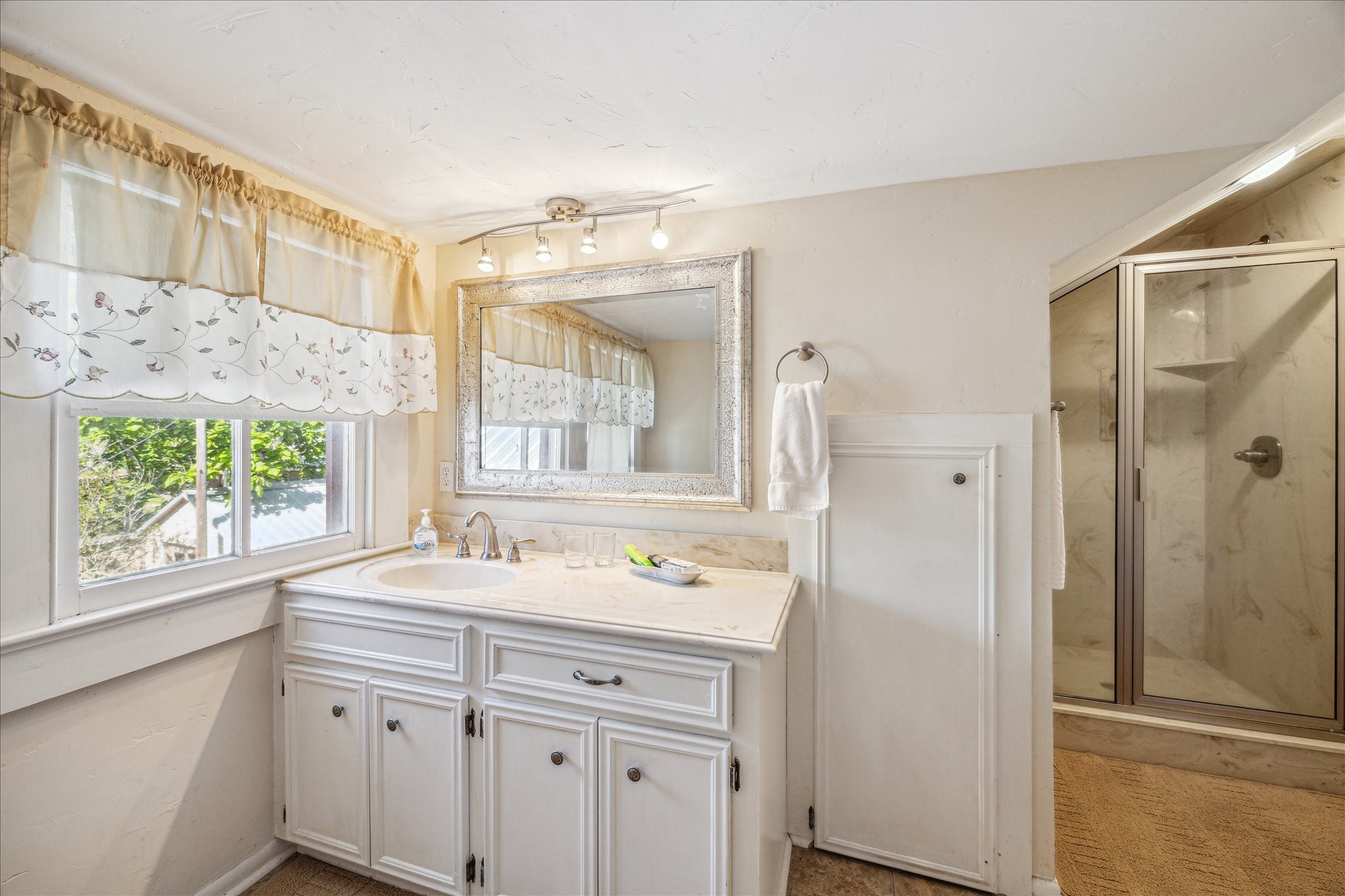 10753 Track Road E , Cat Spring, TX, 78933 | 10215555 | Realty Texas LLC