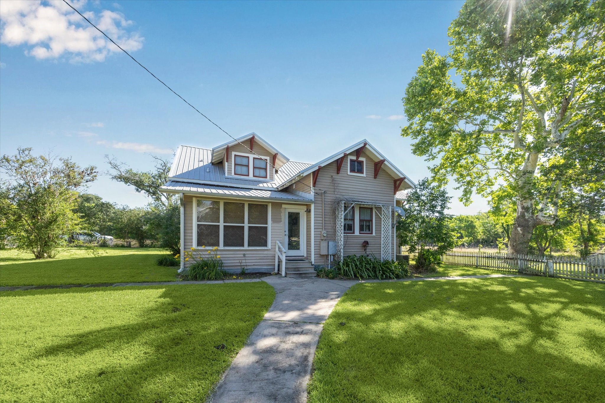 10753 Track Road E , Cat Spring, TX, 78933 | 10215555 | Realty Texas LLC