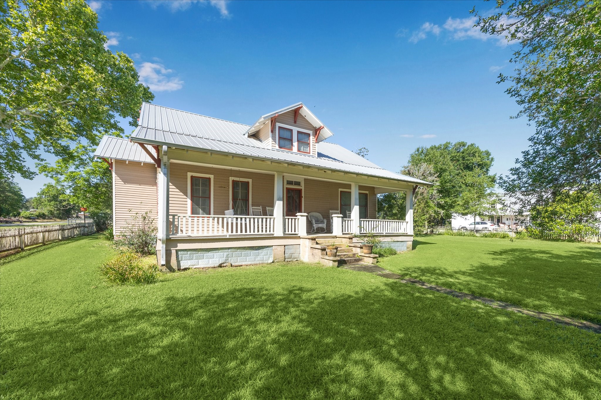 10753 Track Road E , Cat Spring, TX, 78933 | 10215555 | Realty Texas LLC
