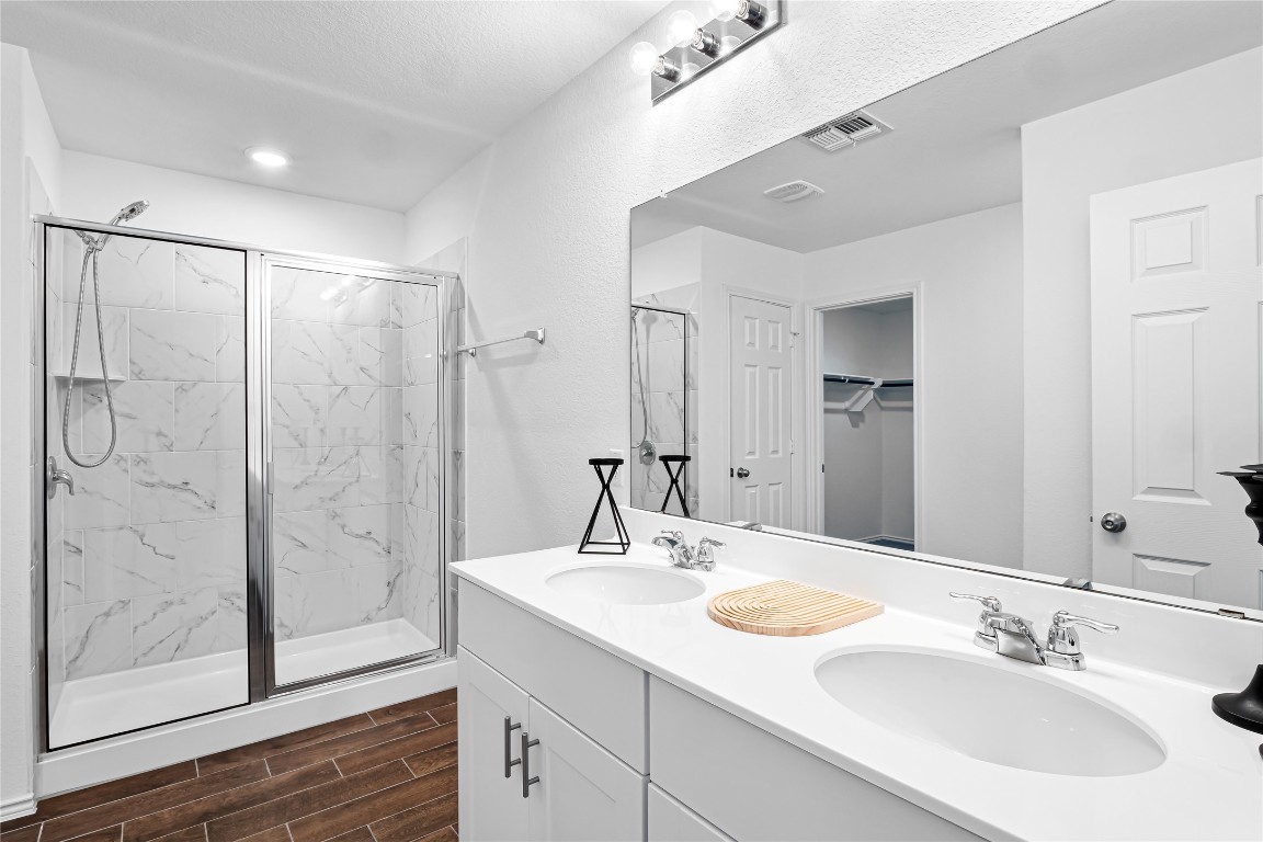 137 Bennington Drive , Liberty Hill, TX, 78642 | 8542258 | Realty Texas LLC