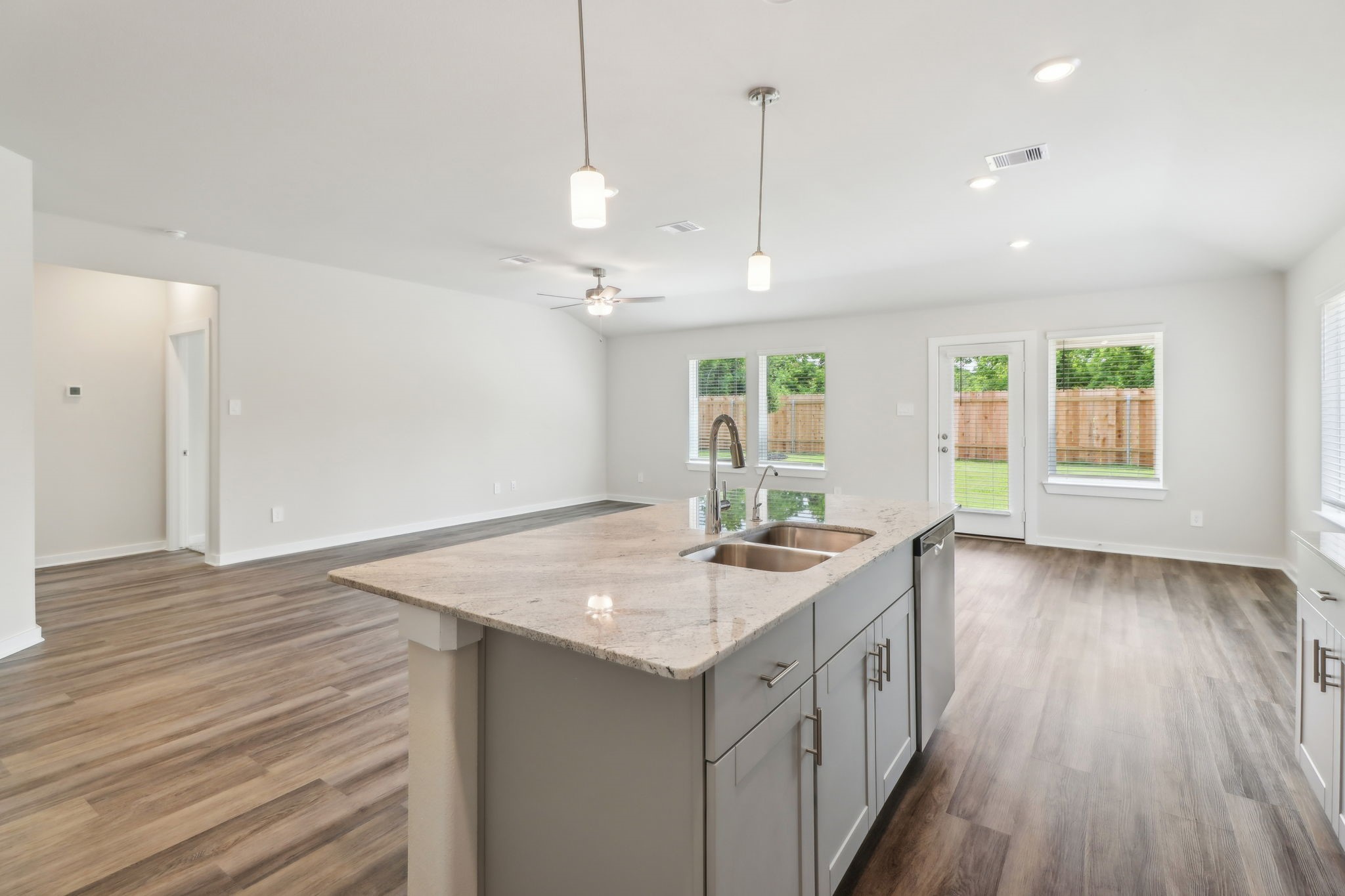 7730 Beaufort Lane , Baytown, TX, 77523 | 77620418 | Realty Texas LLC