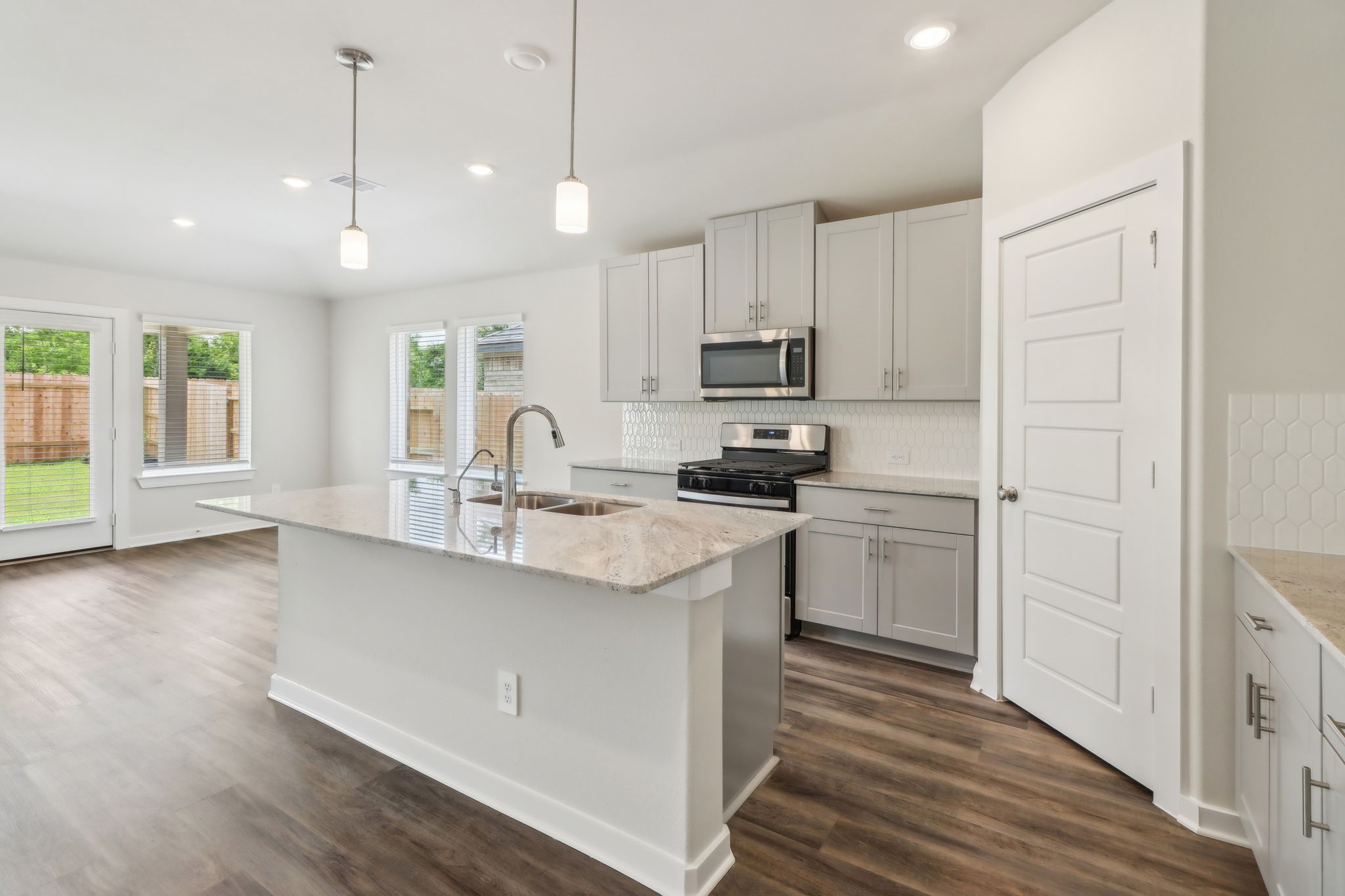 7730 Beaufort Lane , Baytown, TX, 77523 | 77620418 | Realty Texas LLC