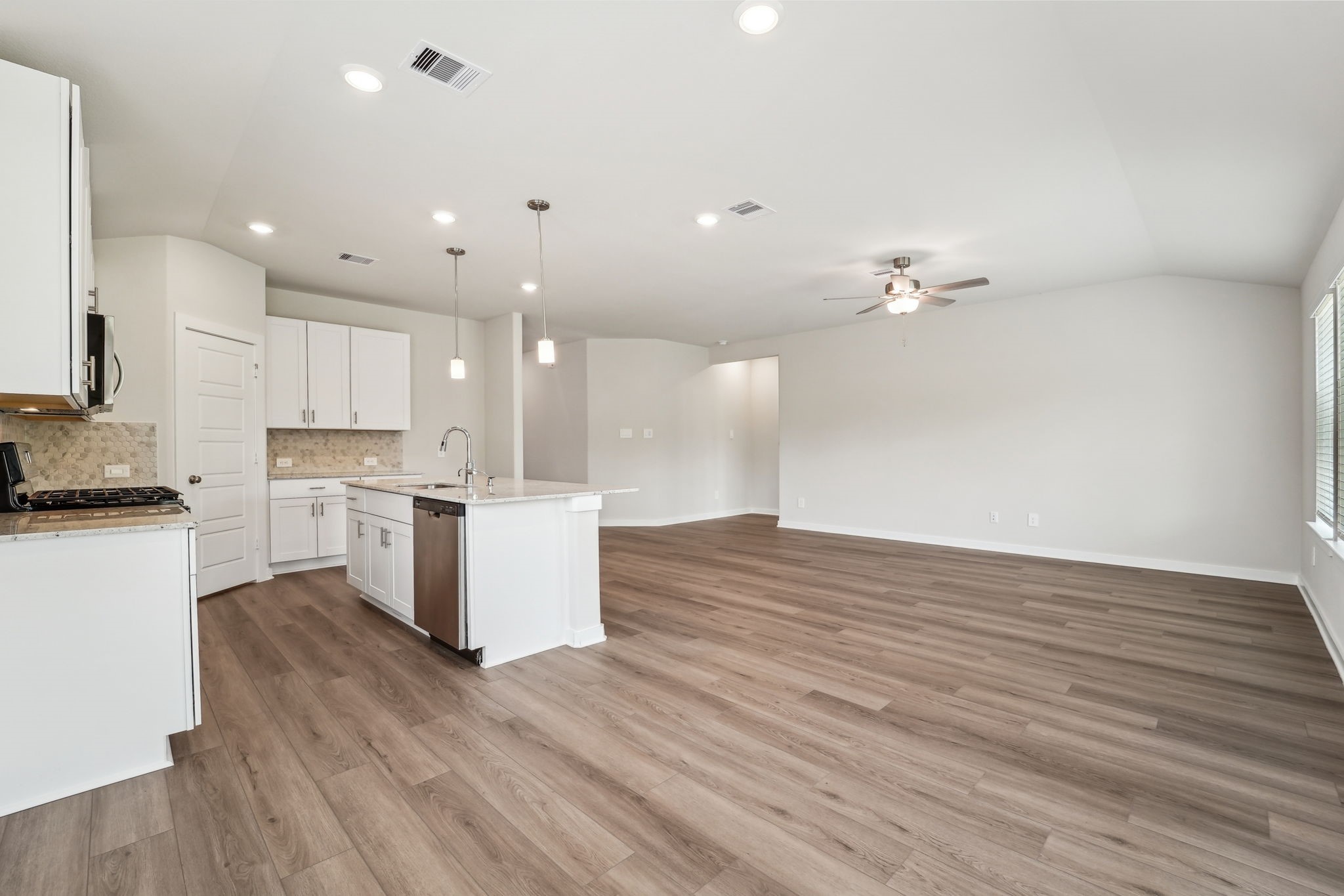 7738 Beaufort Lane , Baytown, TX, 77523 | 71479734 | Realty Texas LLC