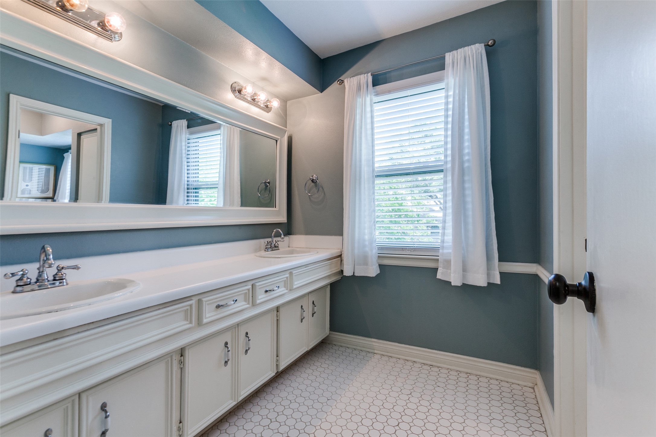 9334 Seagrove Drive , Dallas, TX, 75243 | 20940140 | Realty Texas LLC