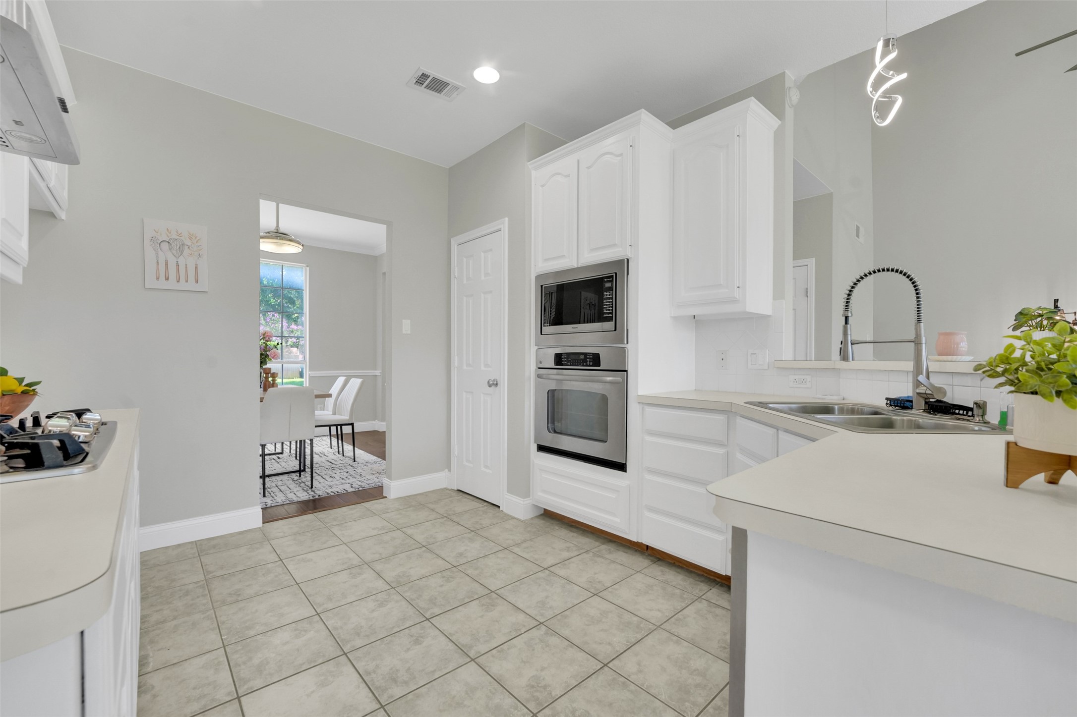 3925 Wisteria Lane , Haltom City, TX, 76137 | 20941900 | Realty Texas LLC