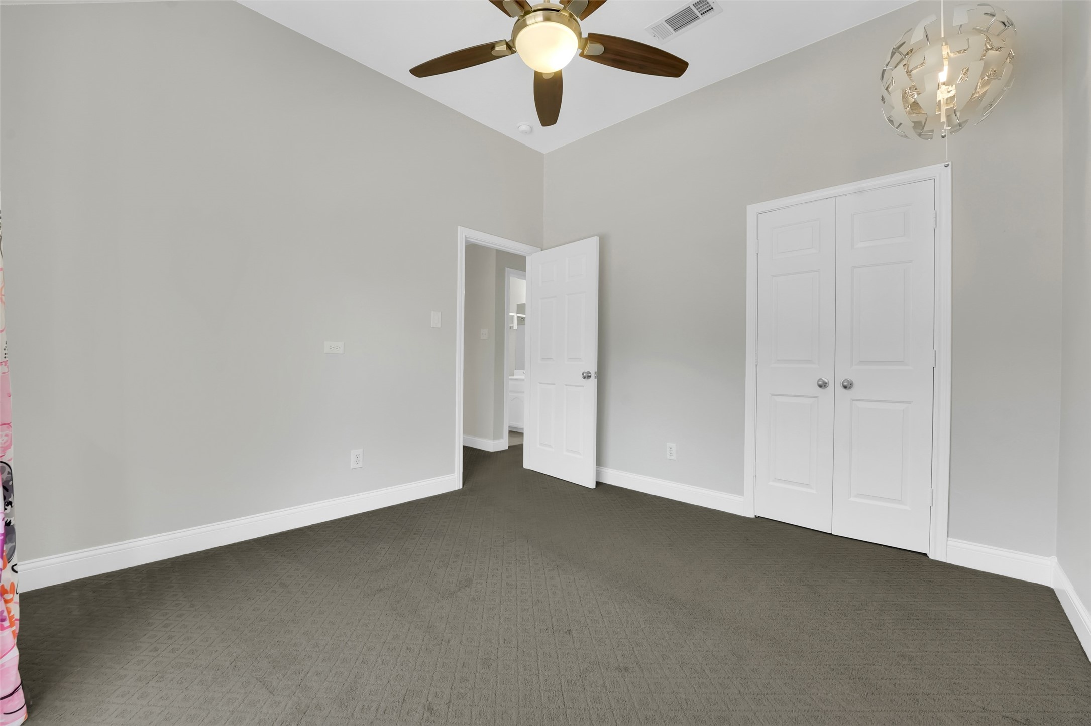 3925 Wisteria Lane , Haltom City, TX, 76137 | 20941900 | Realty Texas LLC