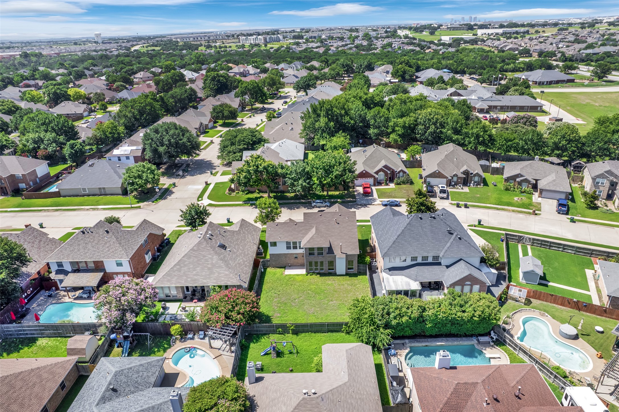 3925 Wisteria Lane , Haltom City, TX, 76137 | 20941900 | Realty Texas LLC