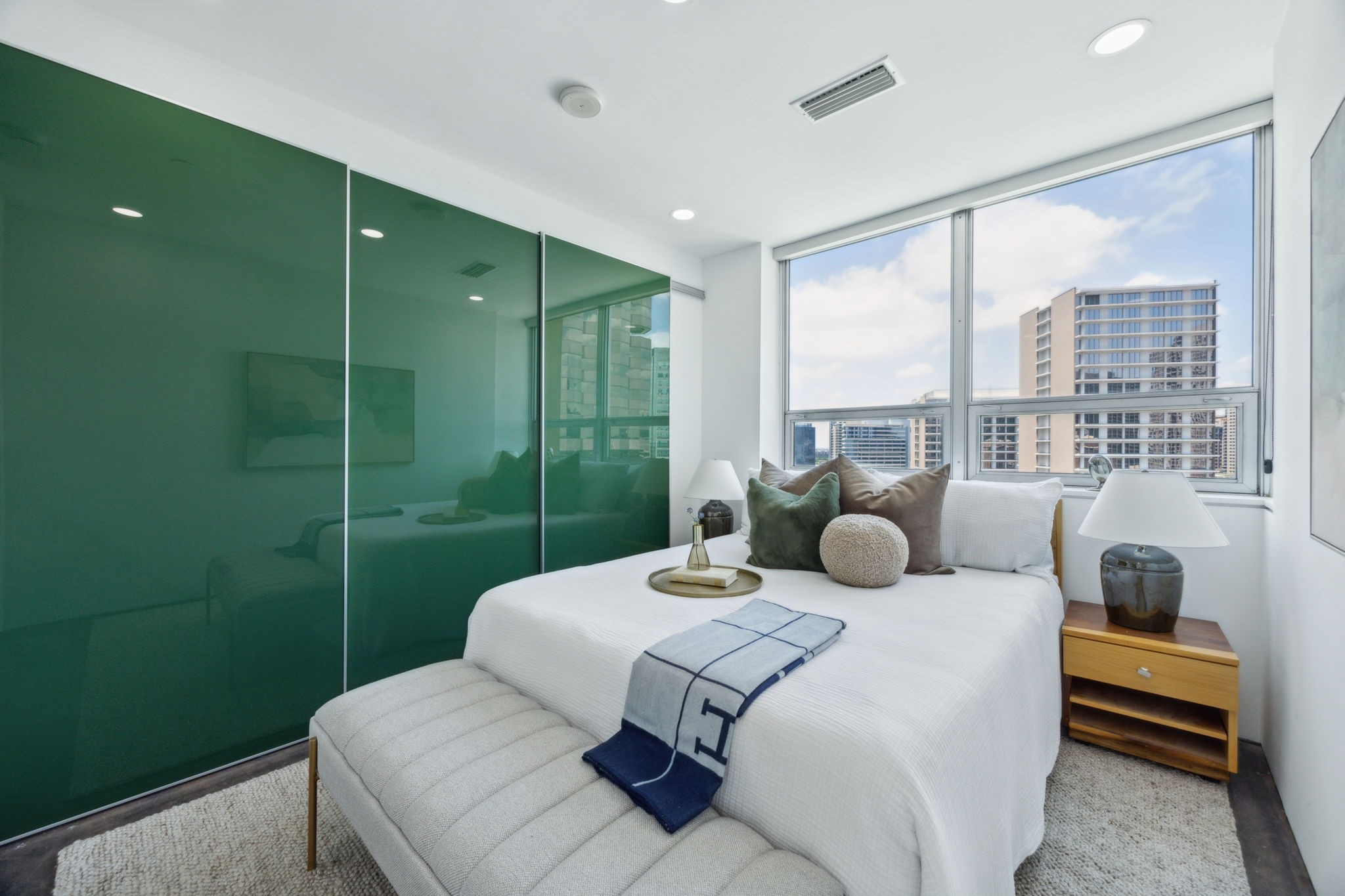 511 N Akard Street 1501 , Dallas, TX, 75201 | 20934367 | Realty Texas LLC