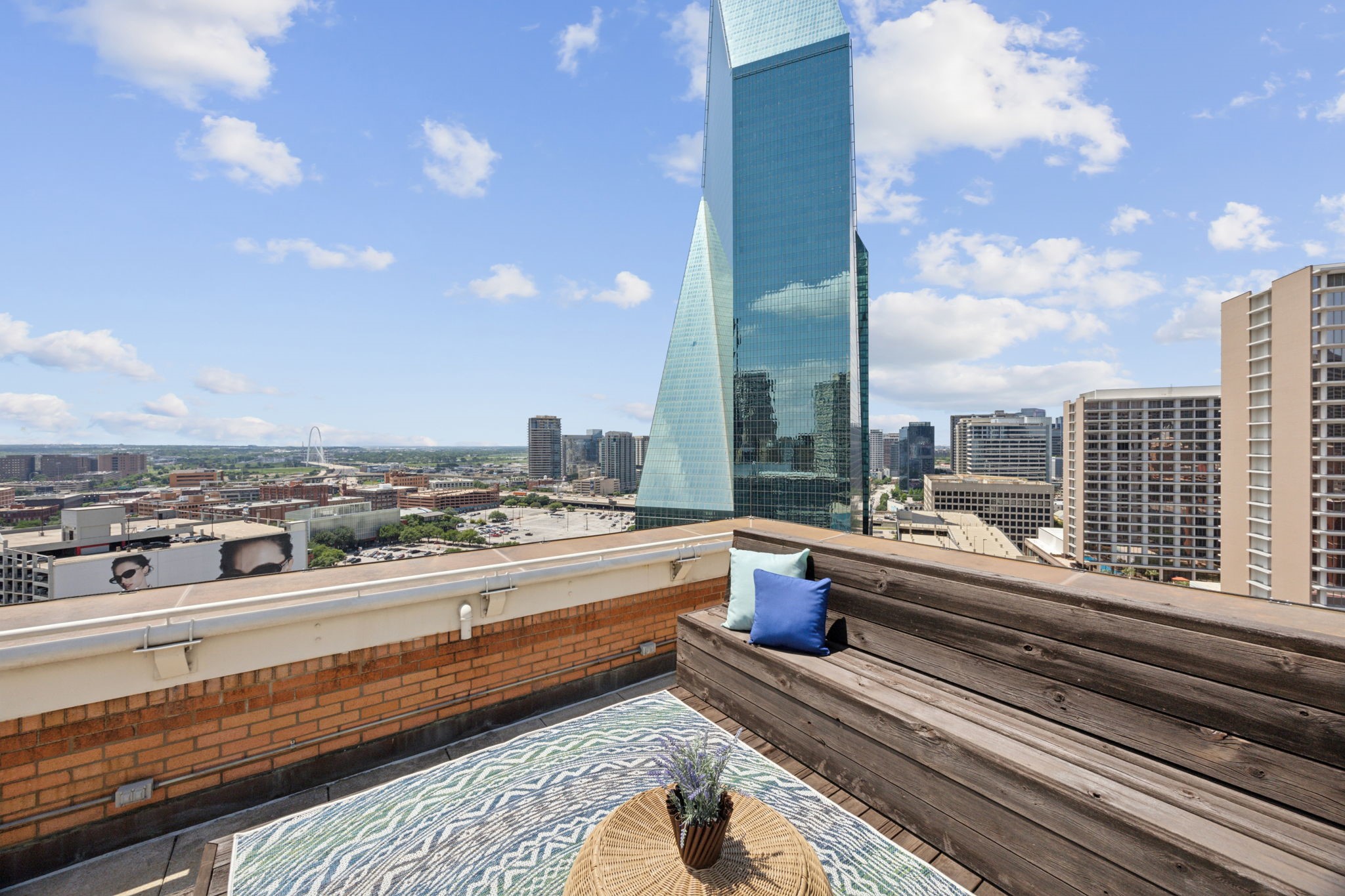 511 N Akard Street 1501 , Dallas, TX, 75201 | 20934367 | Realty Texas LLC