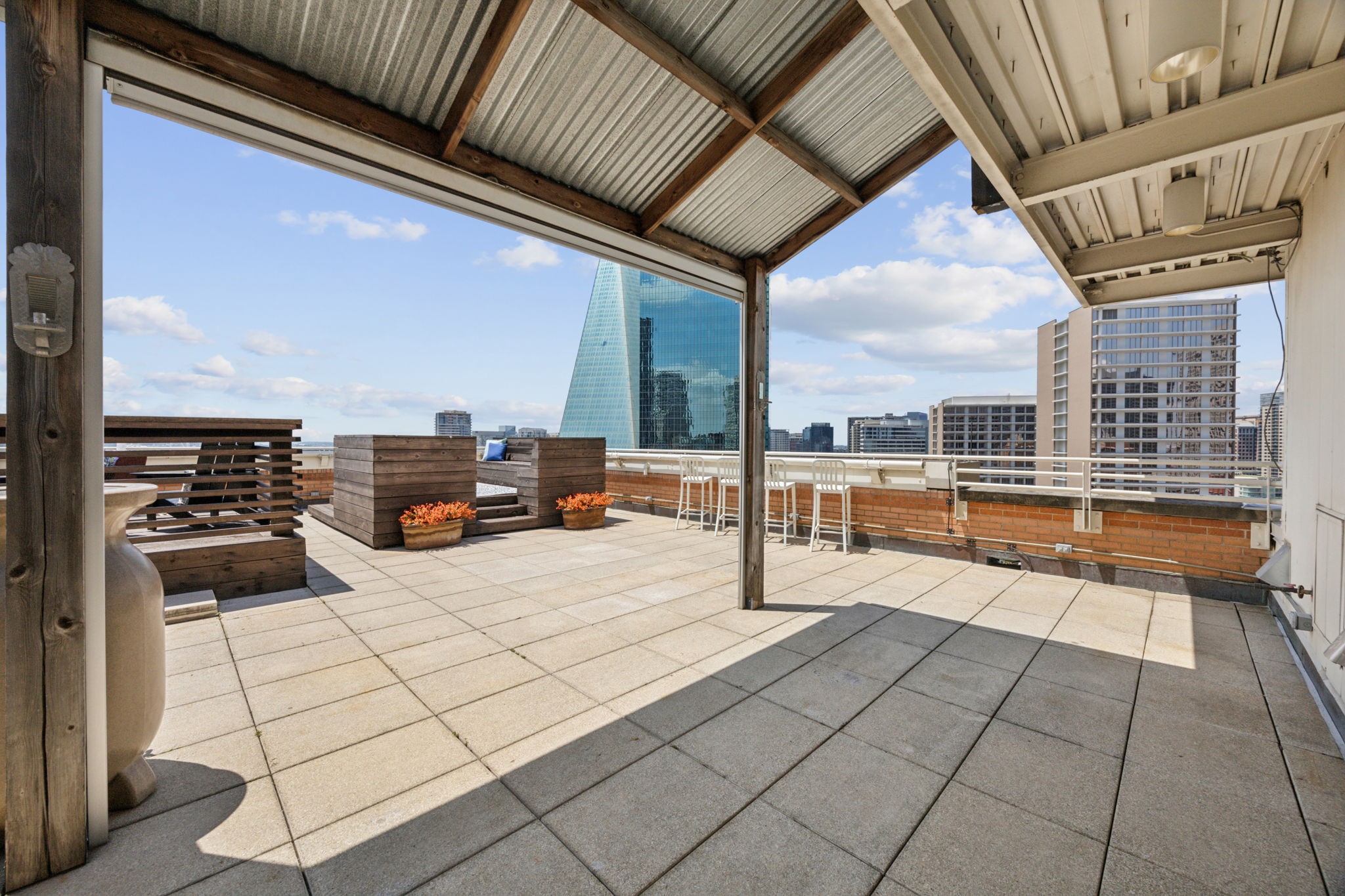511 N Akard Street 1501 , Dallas, TX, 75201 | 20934367 | Realty Texas LLC