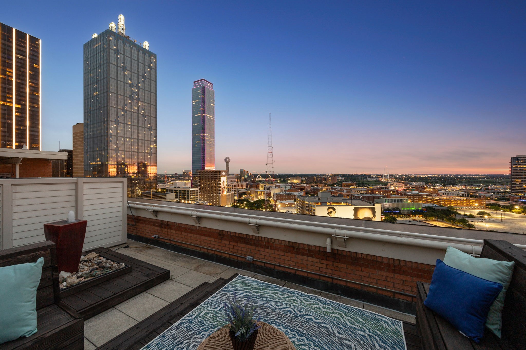 511 N Akard Street 1501 , Dallas, TX, 75201 | 20934367 | Realty Texas LLC