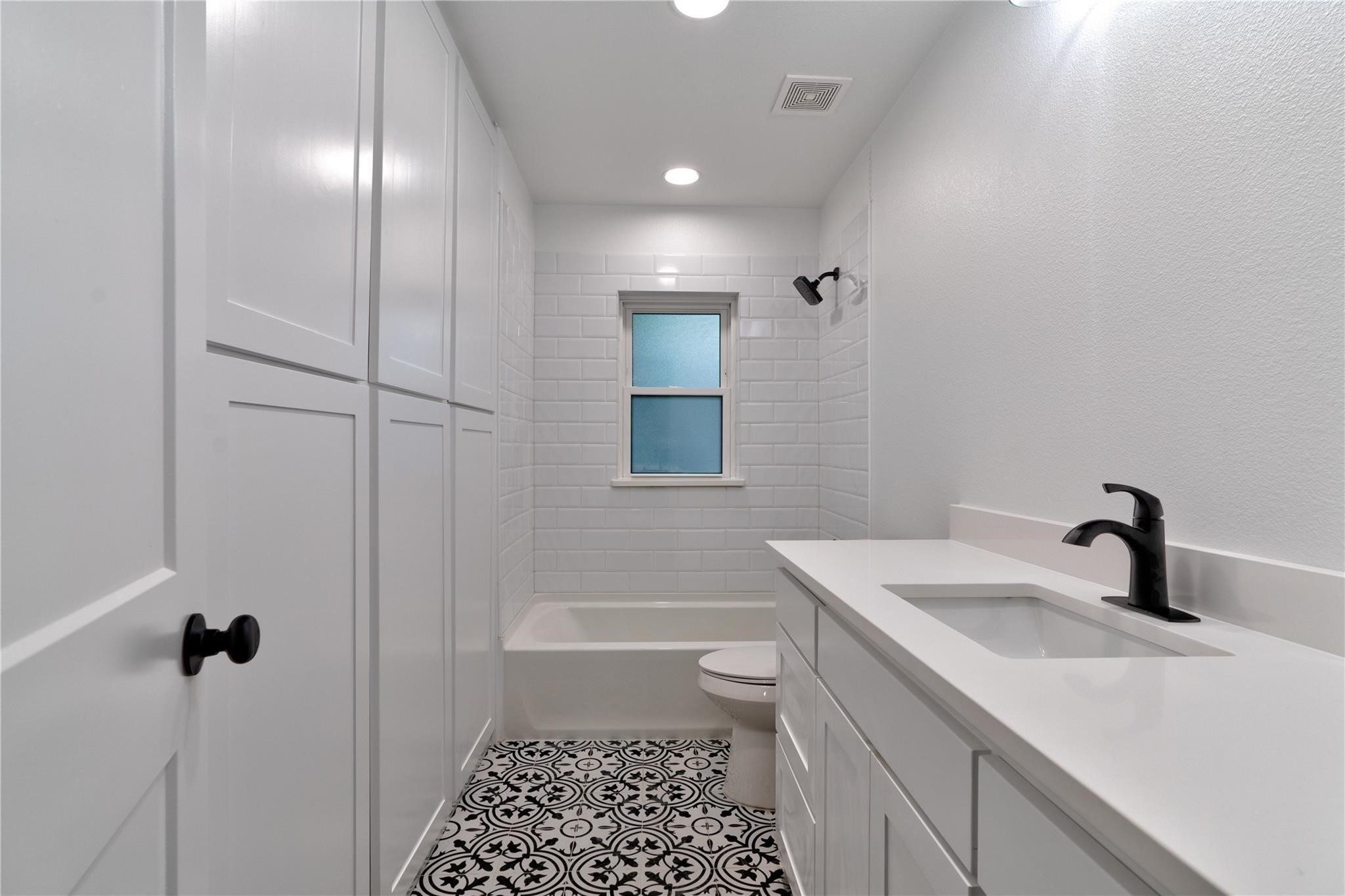 603 W Congress Street , Denton, TX, 76201 | 20942376 | Realty Texas LLC