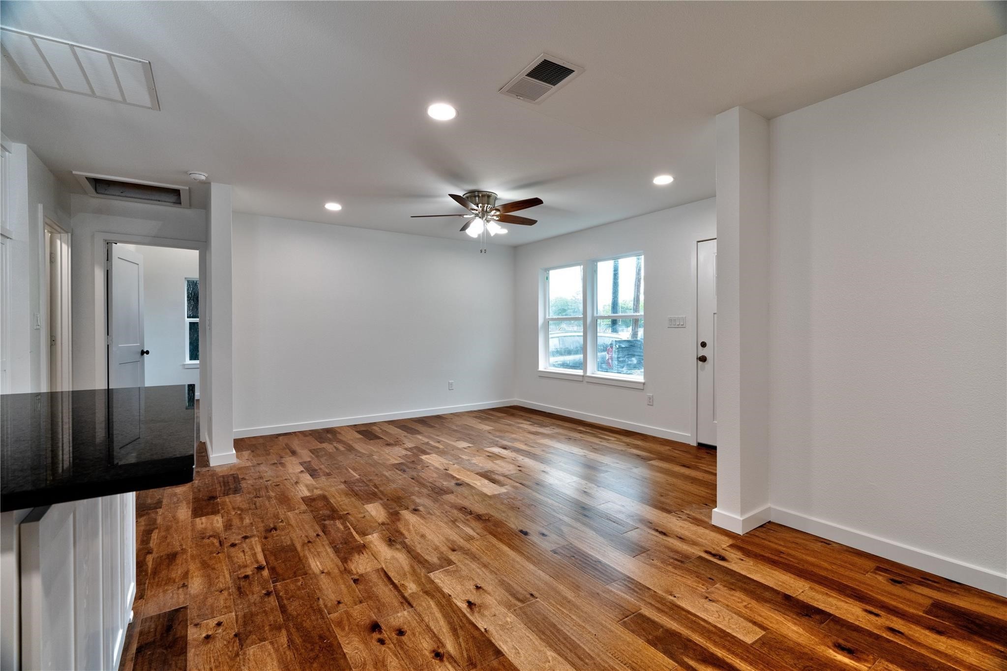 603 W Congress Street , Denton, TX, 76201 | 20942376 | Realty Texas LLC
