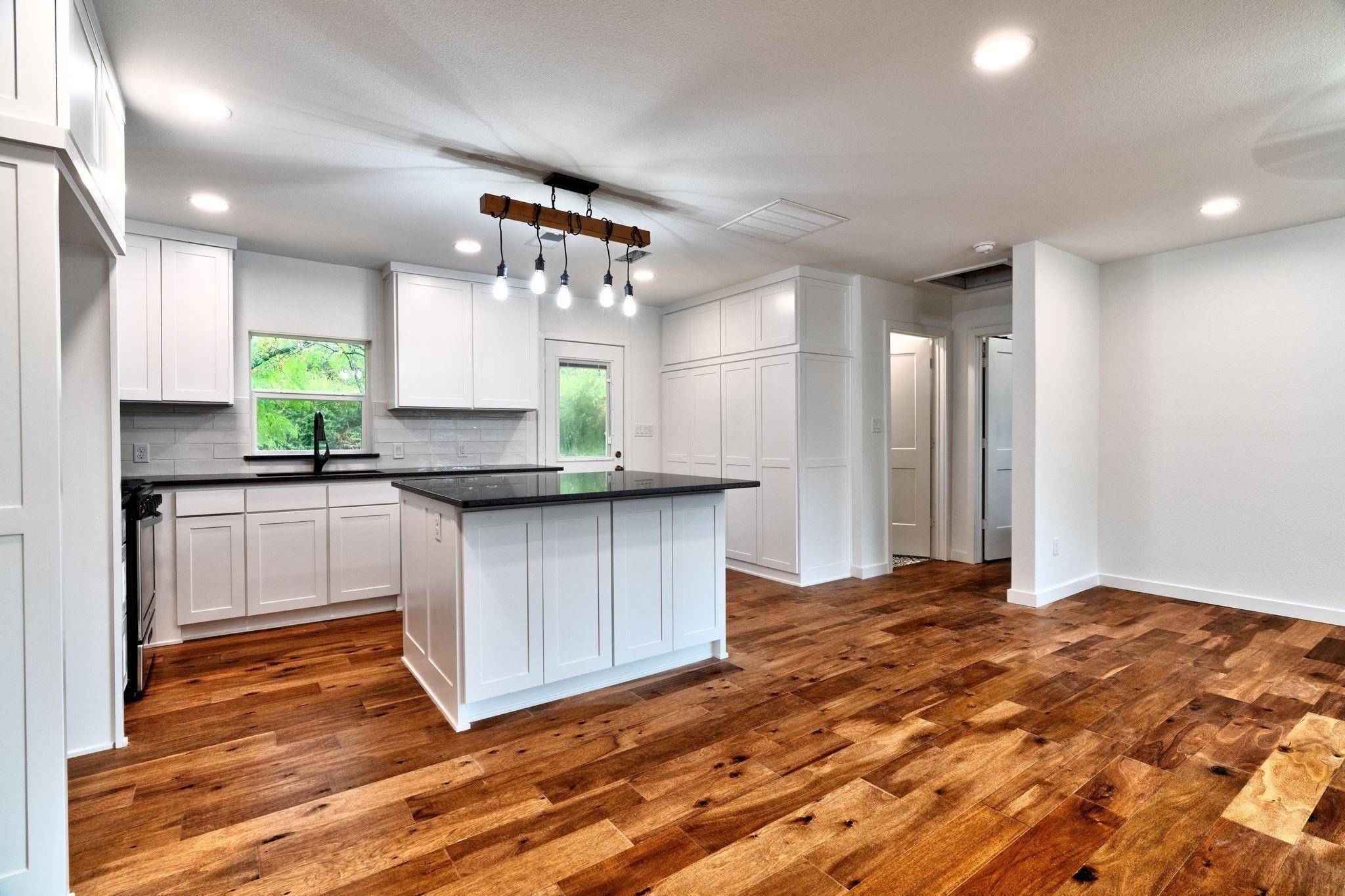 603 W Congress Street , Denton, TX, 76201 | 20942376 | Realty Texas LLC
