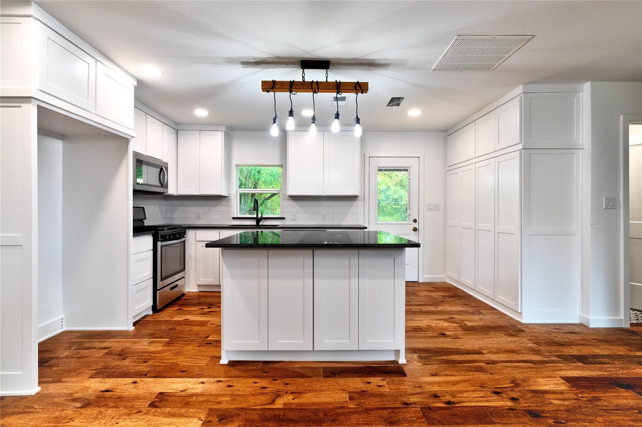 603 W Congress Street , Denton, TX, 76201 | 20942376 | Realty Texas LLC