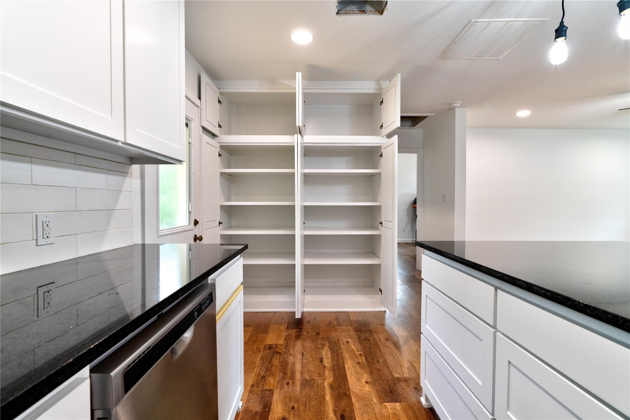 603 W Congress Street , Denton, TX, 76201 | 20942376 | Realty Texas LLC
