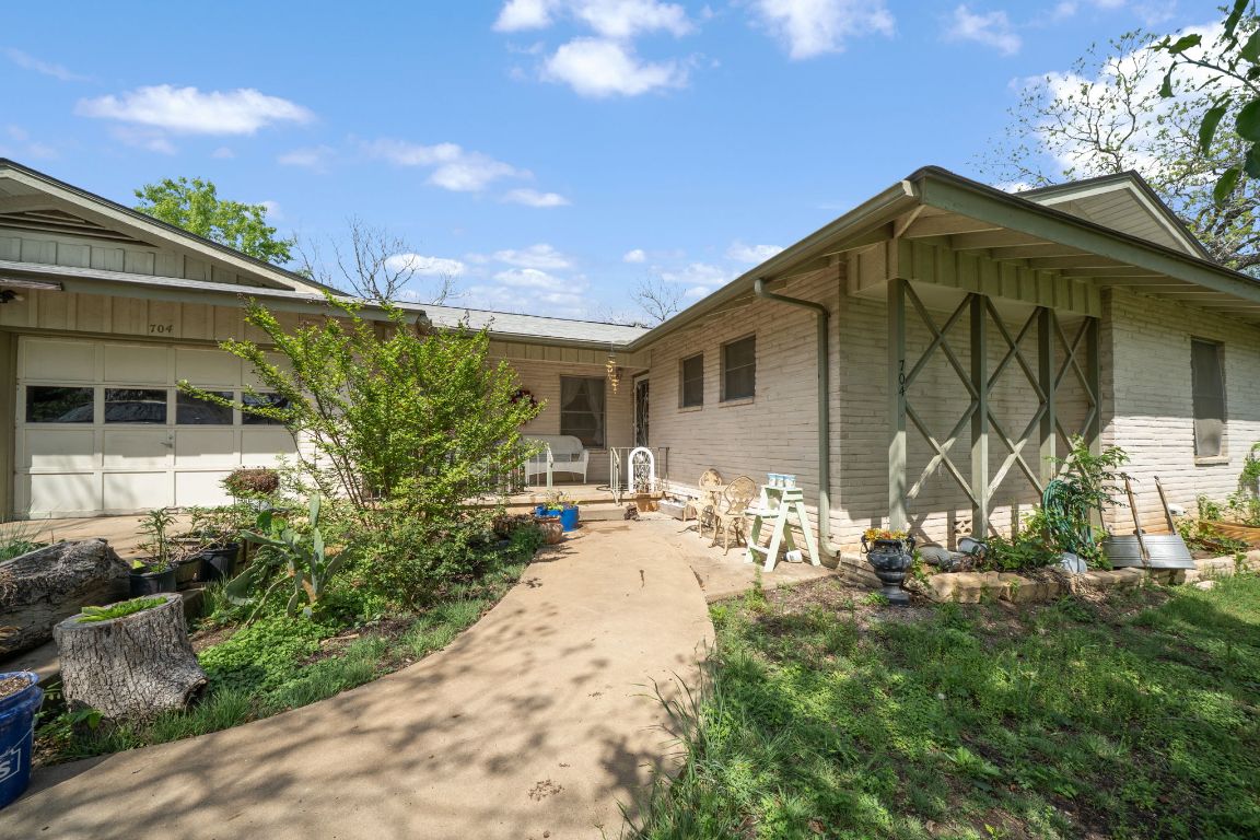 704 6th Street , Blanco, TX, 78606 | 2502655 | Realty Texas LLC