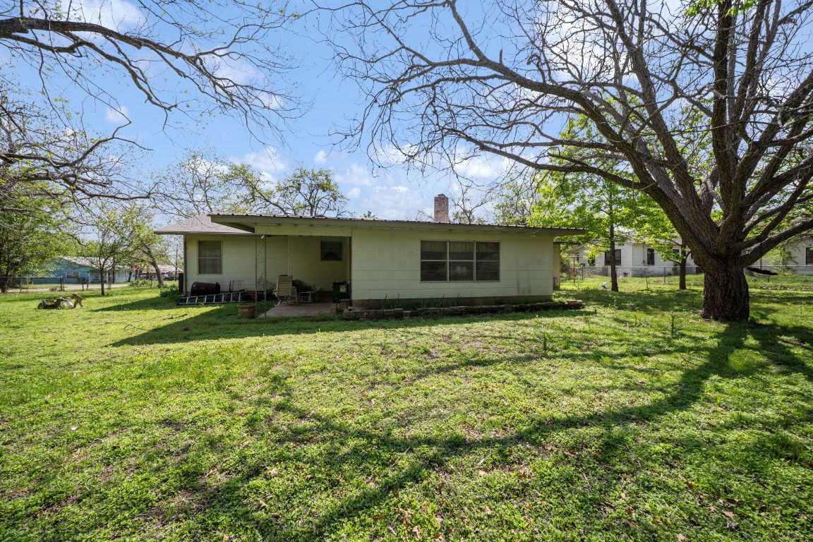 704 6th Street , Blanco, TX, 78606 | 2502655 | Realty Texas LLC